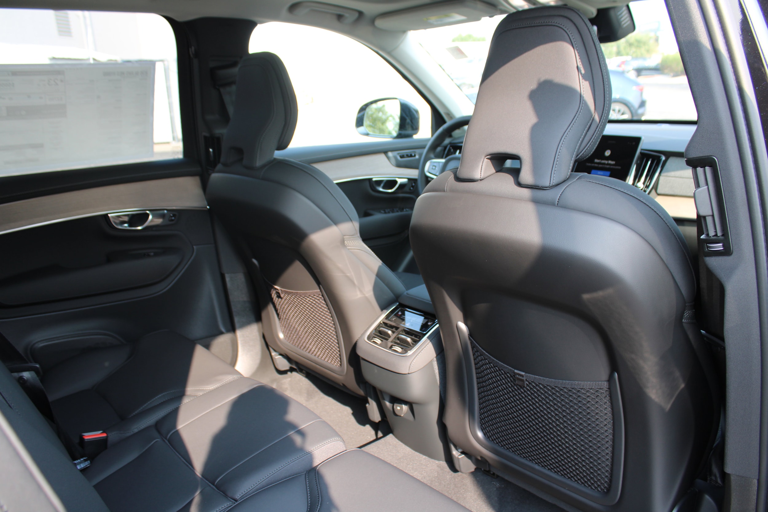 2026 Volvo XC90 Plus - Photo 34