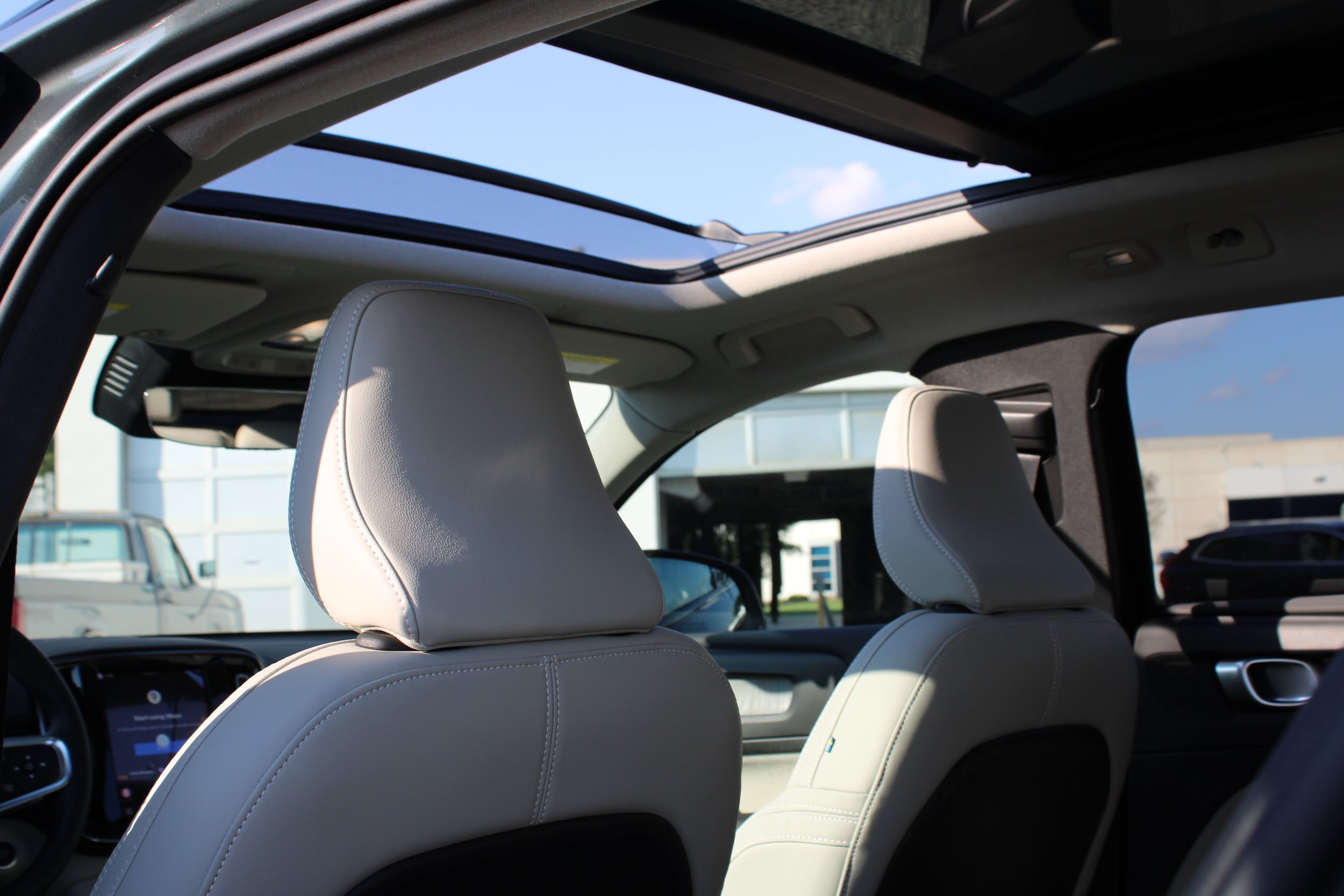 2026 Volvo XC40 Ultra - Photo 35