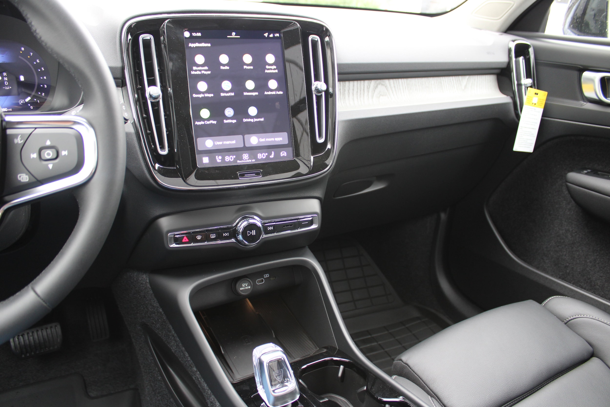 2026 Volvo XC40 Plus - Photo 25