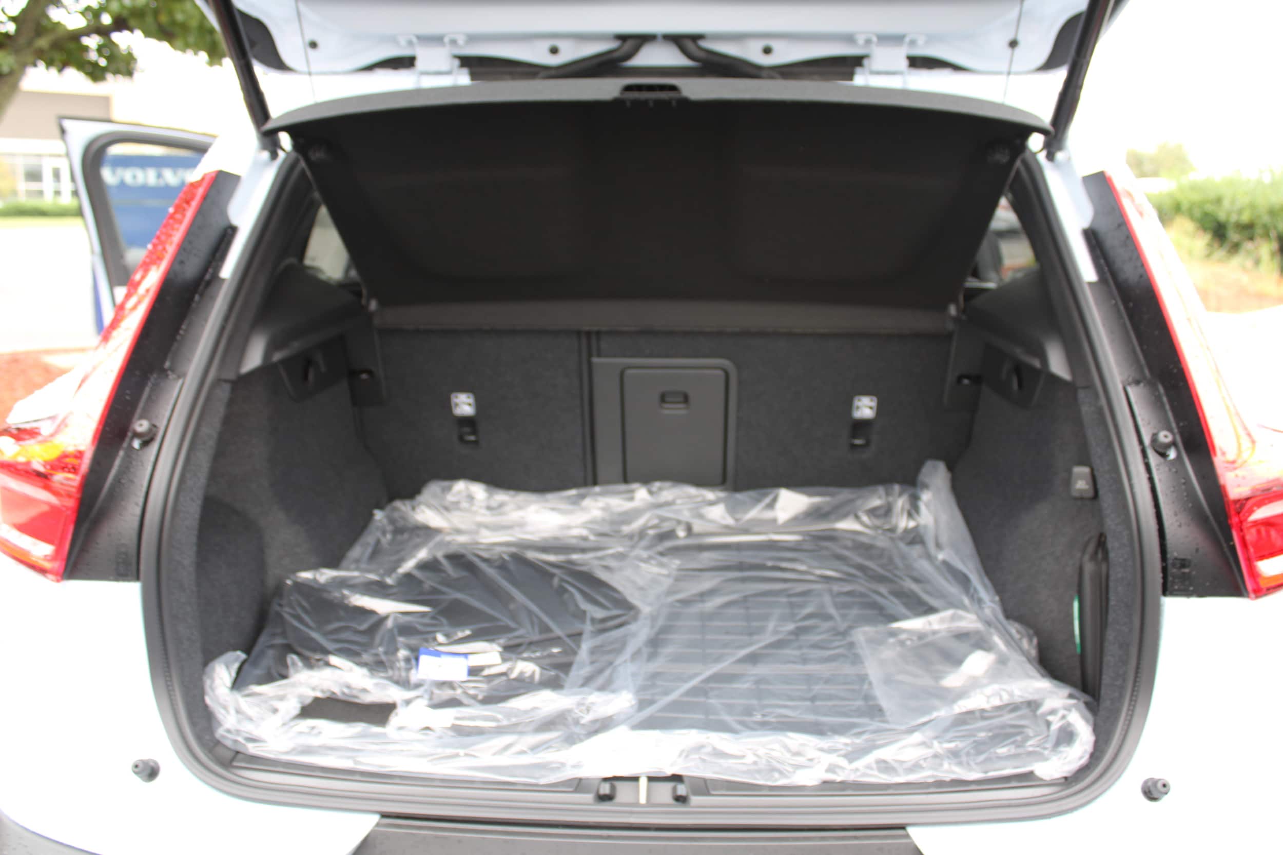 2026 Volvo XC40 Plus - Photo 50