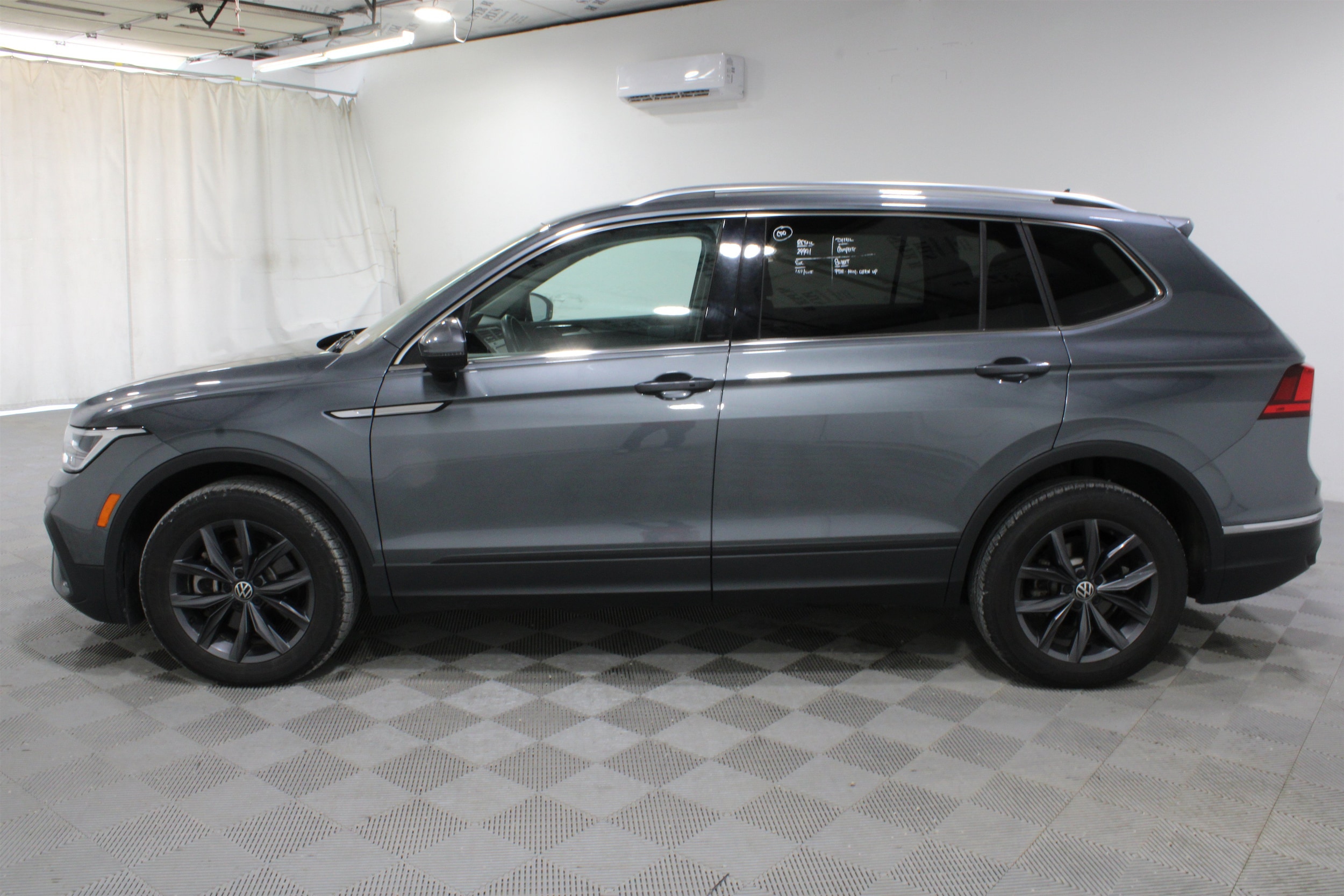 2024 Volkswagen Tiguan SE - Photo 30