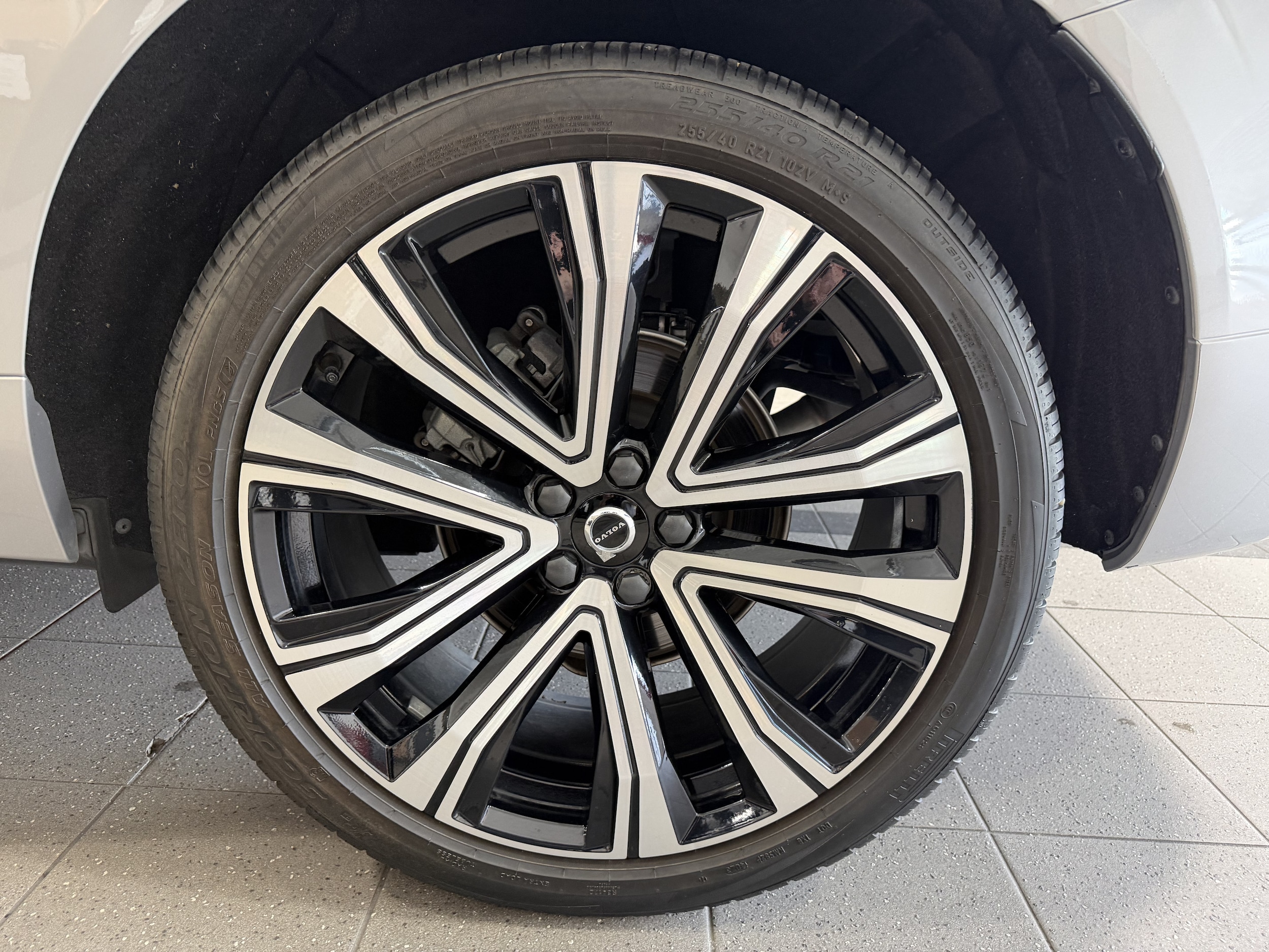 2023 Volvo XC60 Ultimate - Photo 7