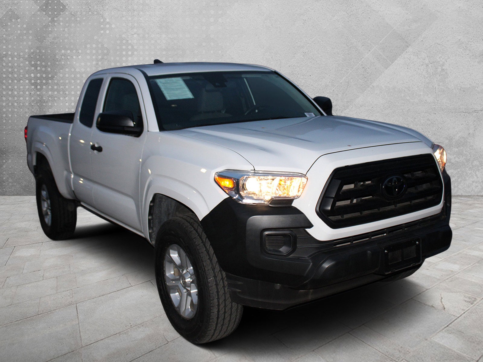 2022 Toyota Tacoma SR5's photo