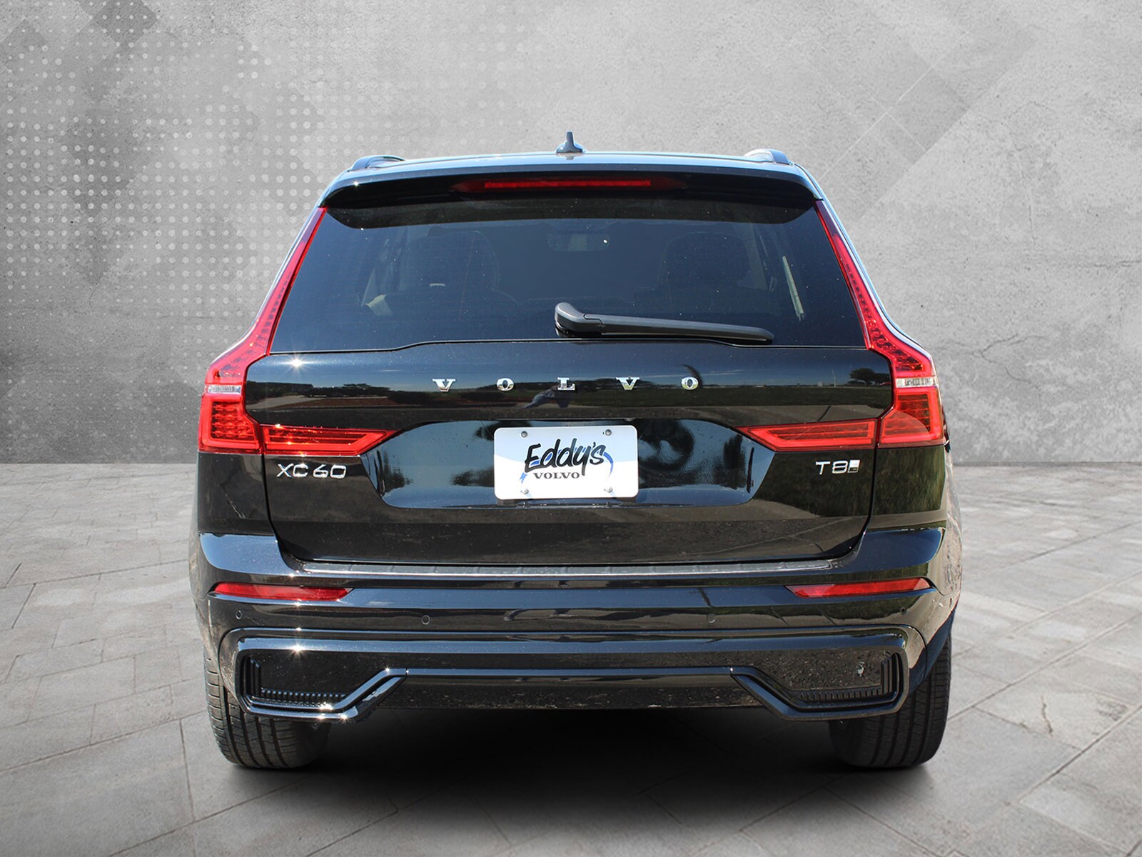 2025 Volvo XC60 T8 Plus photo 4