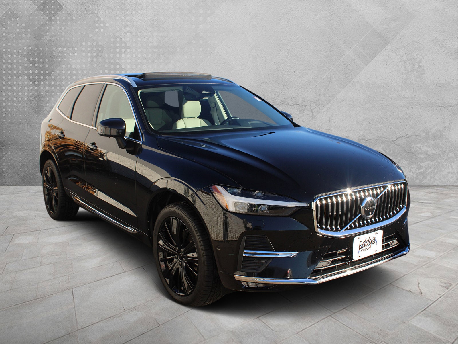 2023 Volvo XC60 Plus's photo