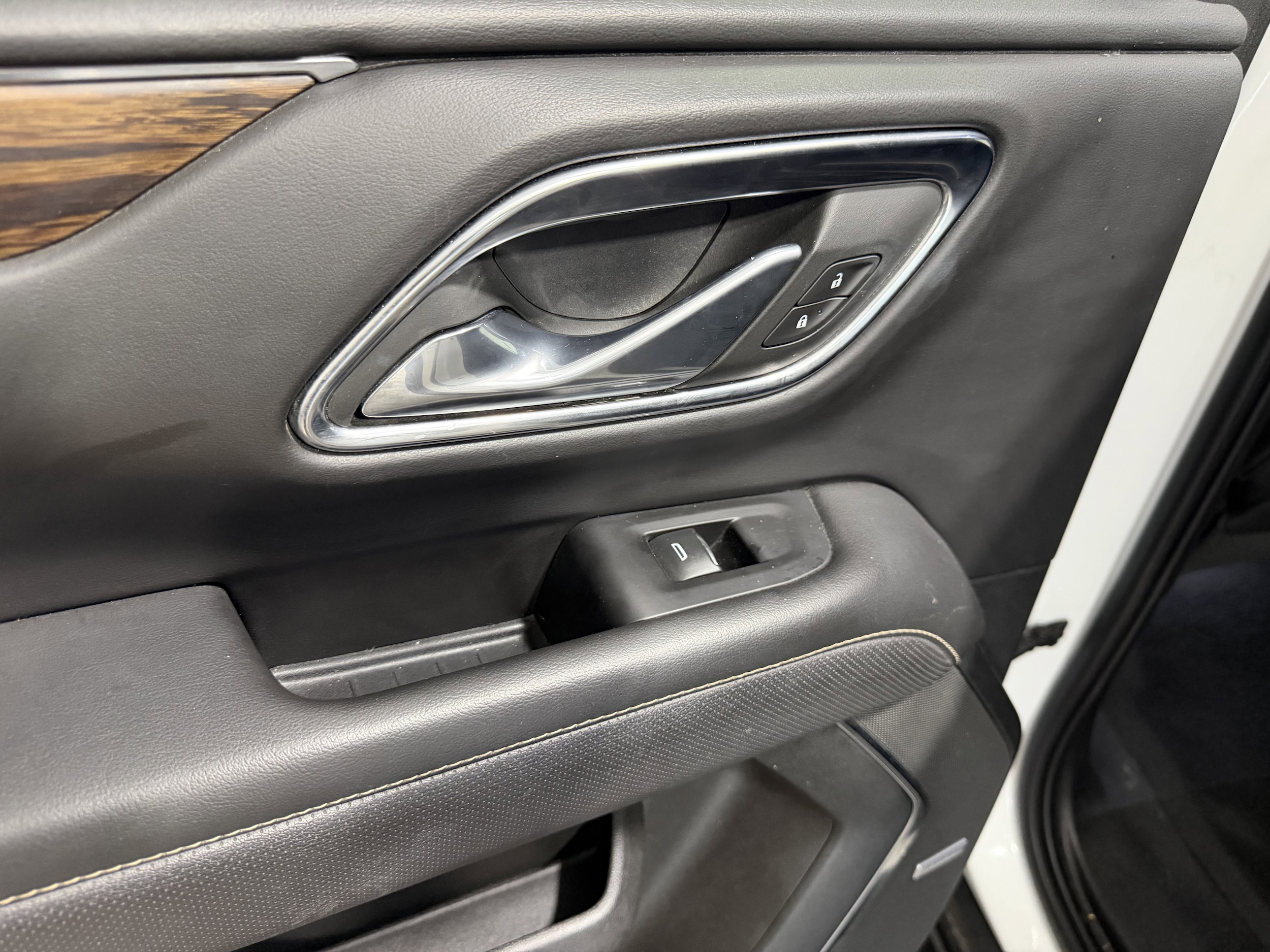 2023 Chevrolet Suburban Premier - Photo 22