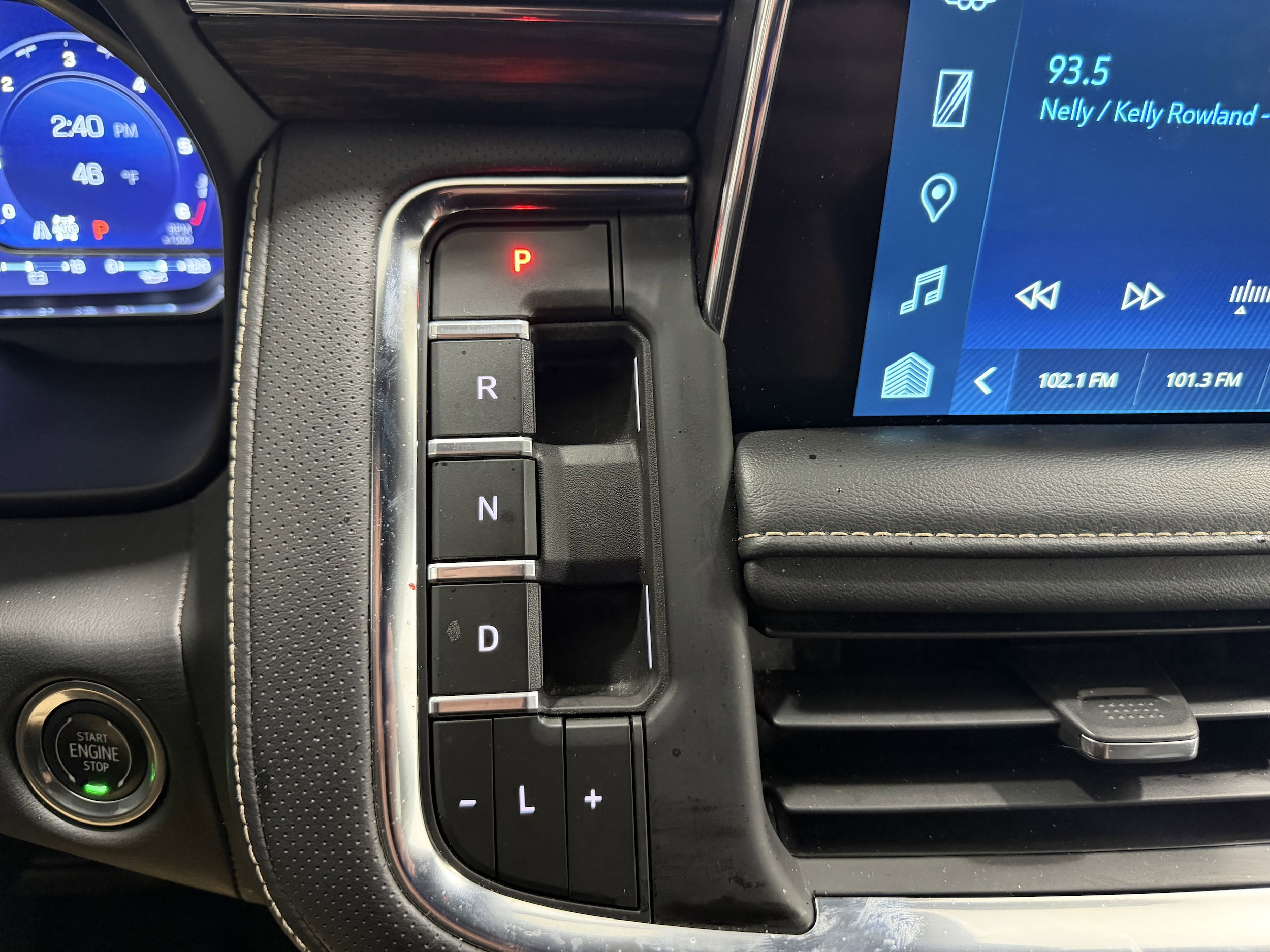 2023 Chevrolet Suburban Premier - Photo 15