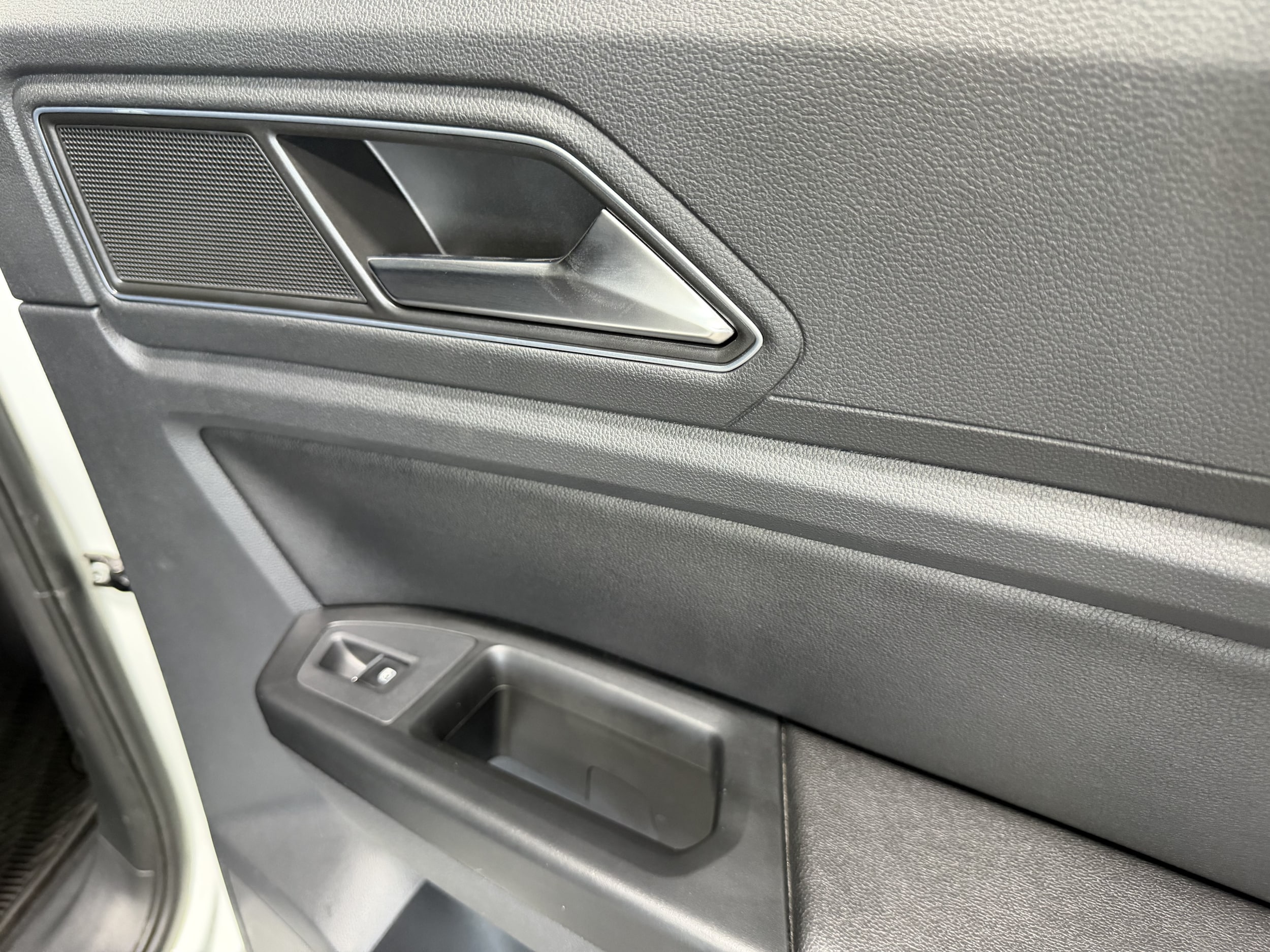 2018 Volkswagen Atlas SE w/Tech - Photo 31
