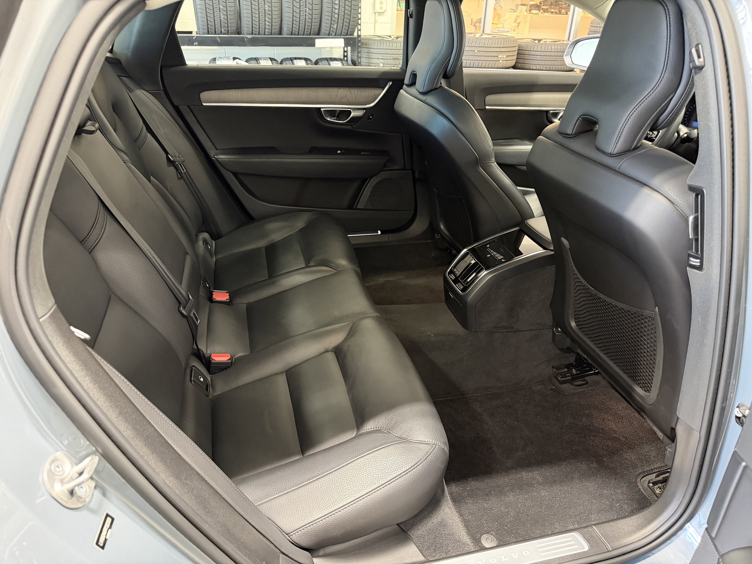 2023 Volvo S90 Plus - Photo 28