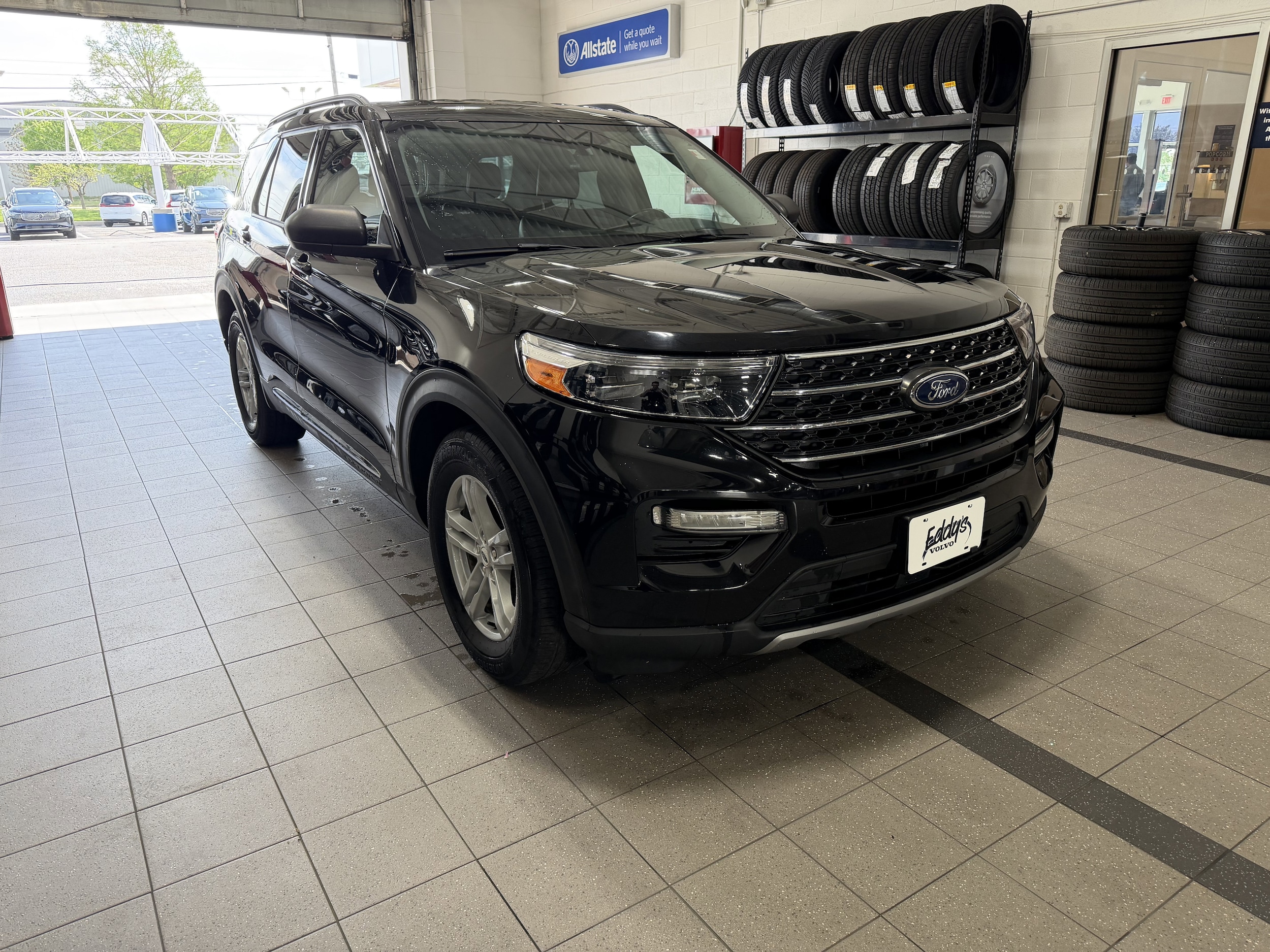 2022 Ford Explorer XLT RWD's photo