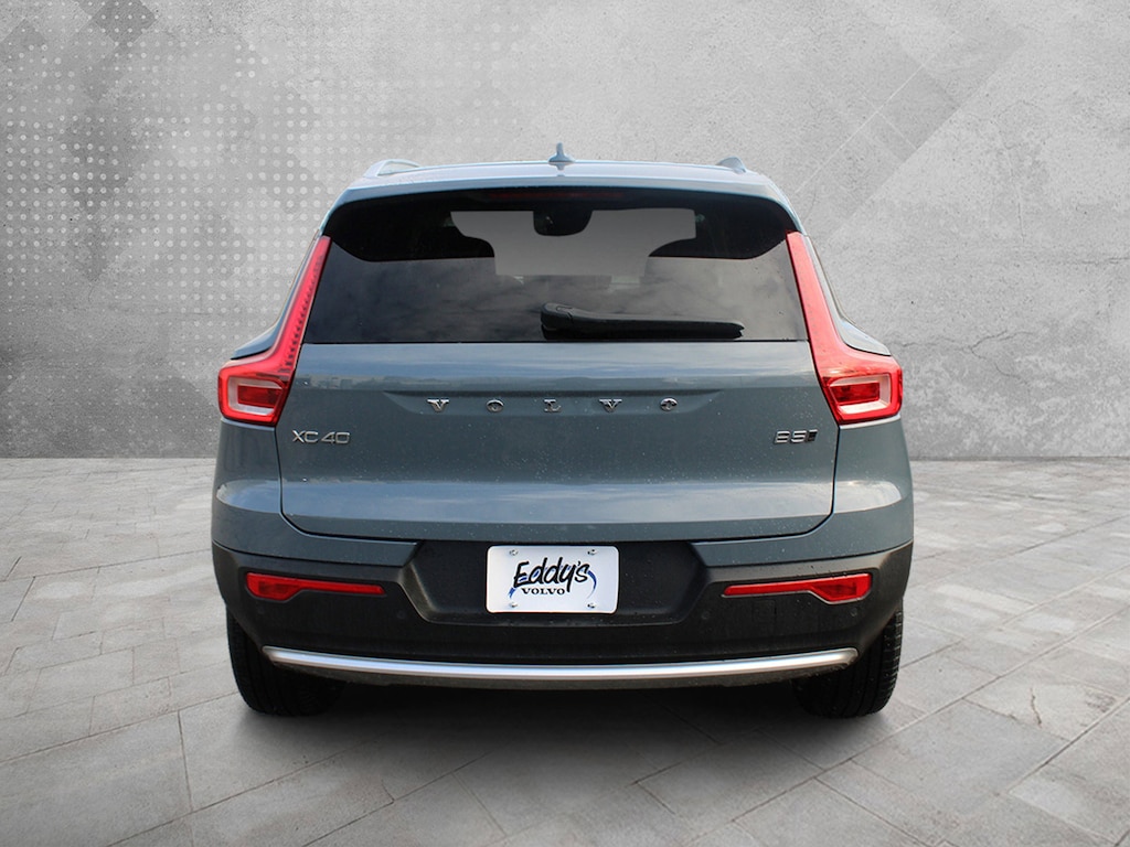 Used 2023 Volvo XC40 B5 AWD Plus Bright Sport Utility