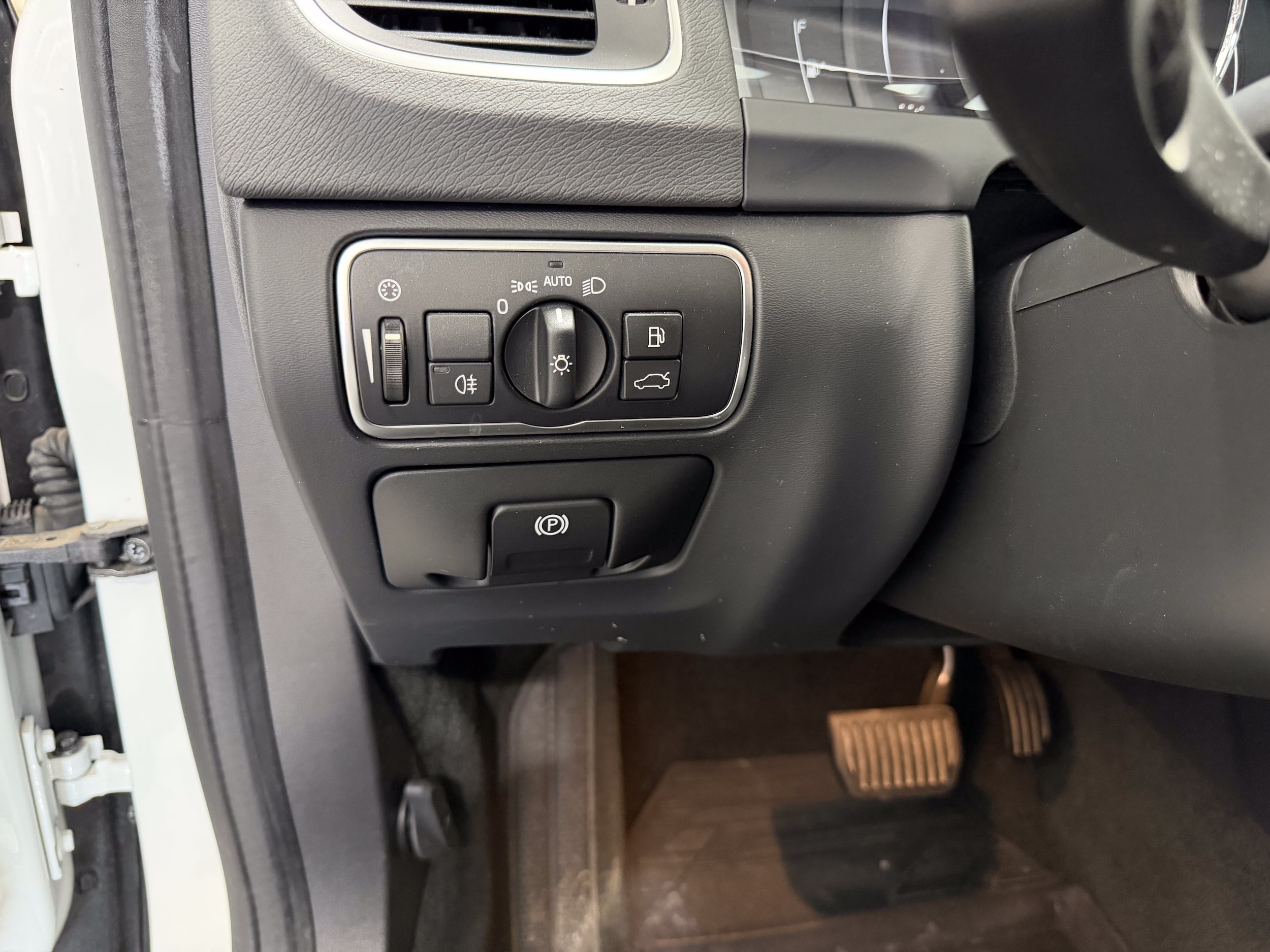 2017 Volvo V60 Premier - Photo 12