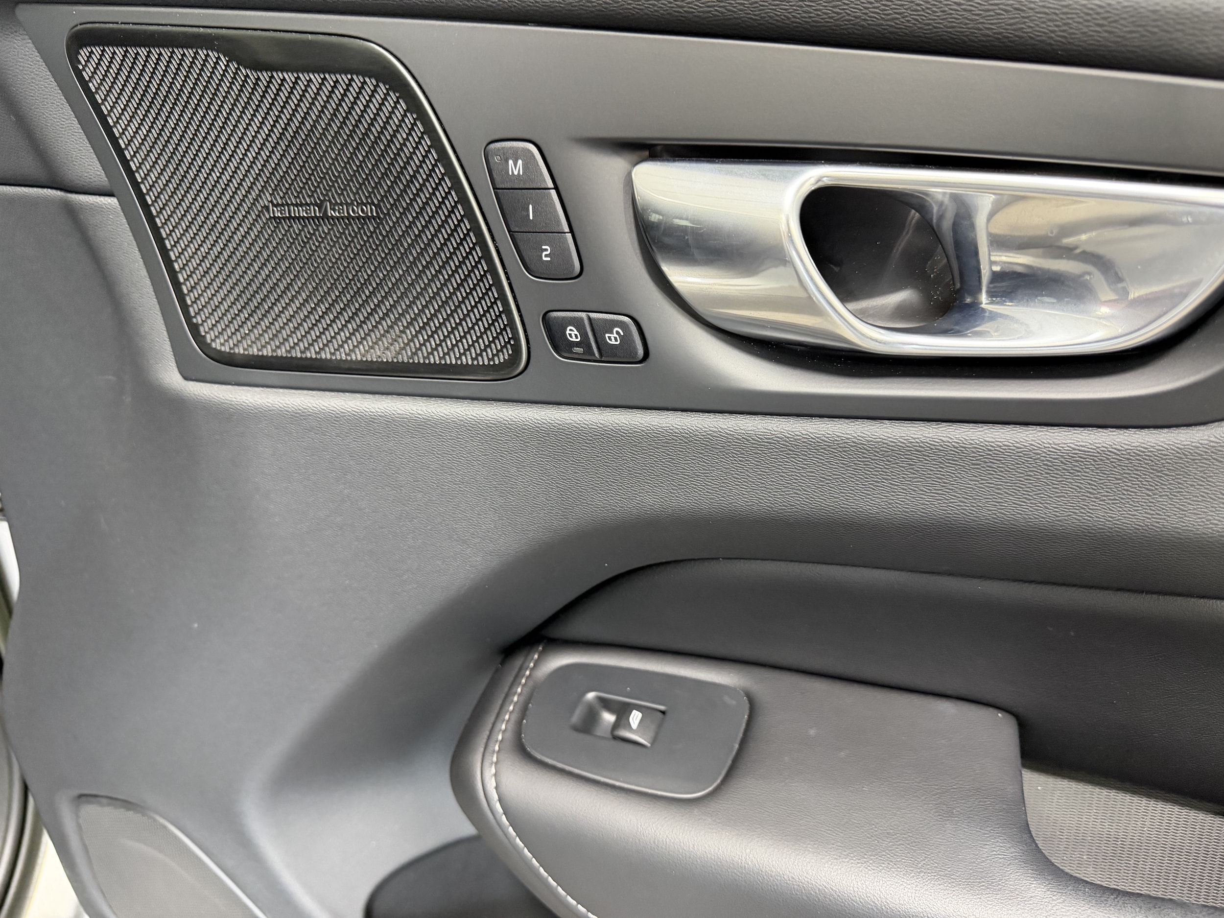2023 Volvo XC60 Ultimate - Photo 19