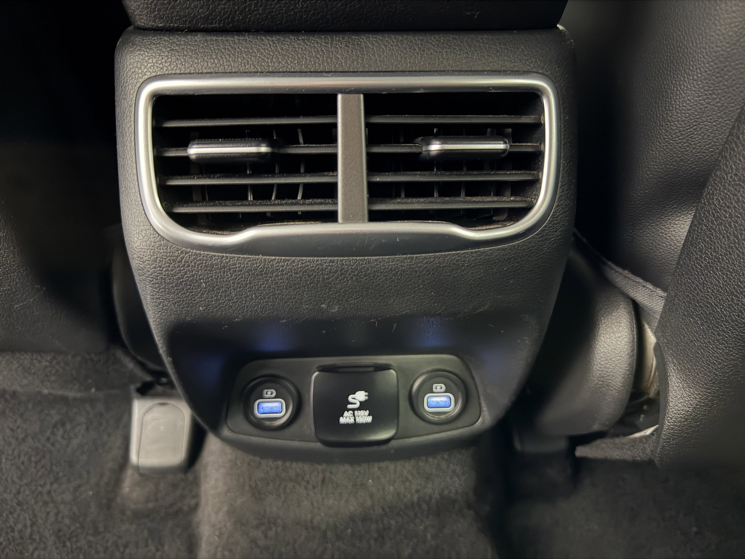 2022 Hyundai Santa Fe Limited - Photo 28
