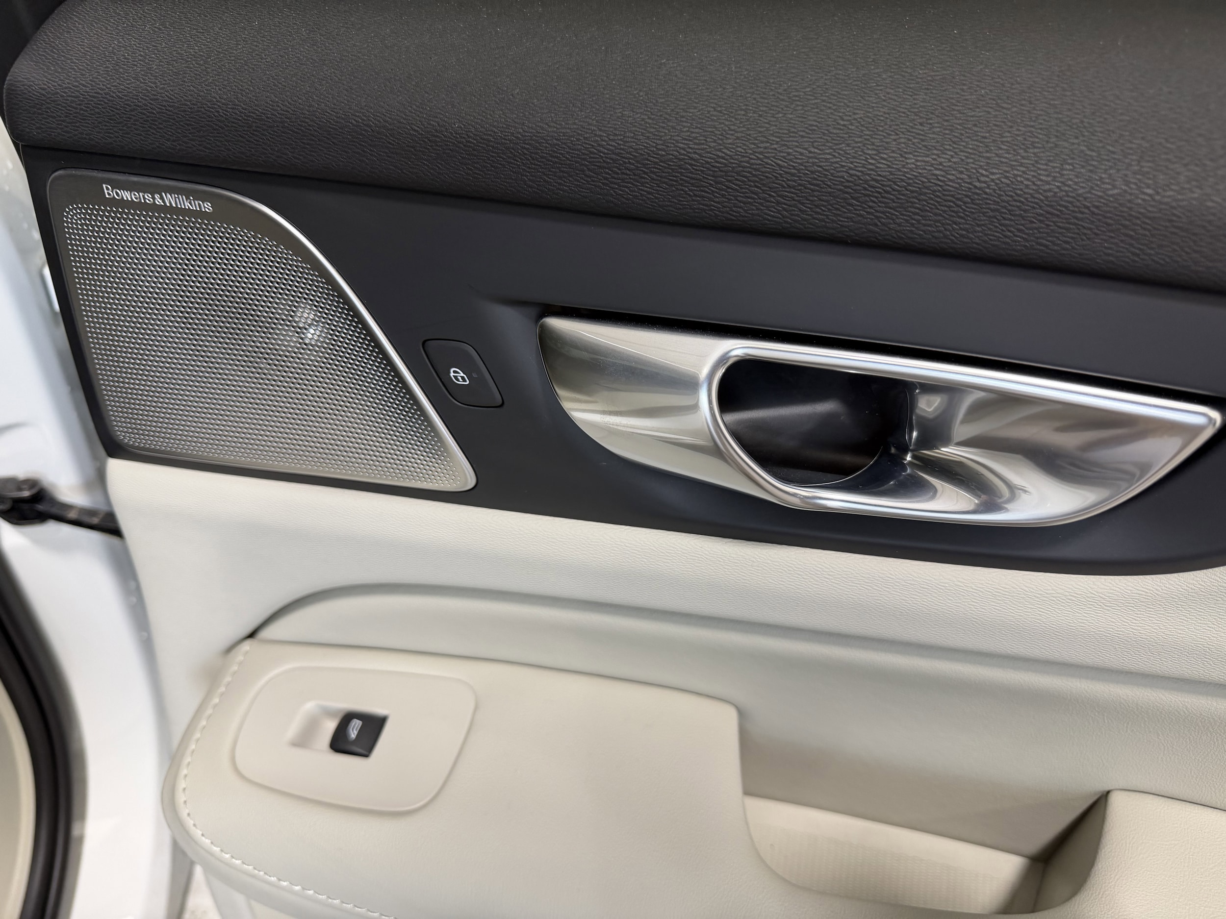 2023 Volvo S60 Ultimate - Photo 30
