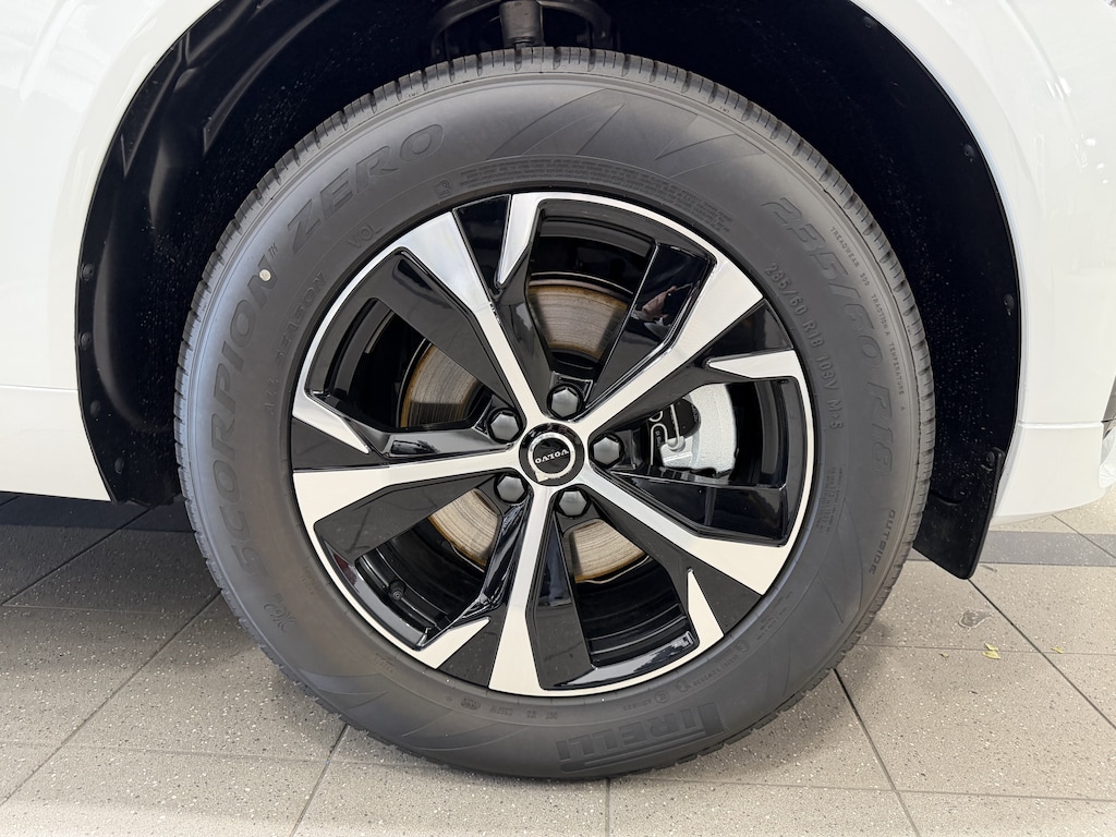 New 2026 Volvo XC60 B5 Core SUV