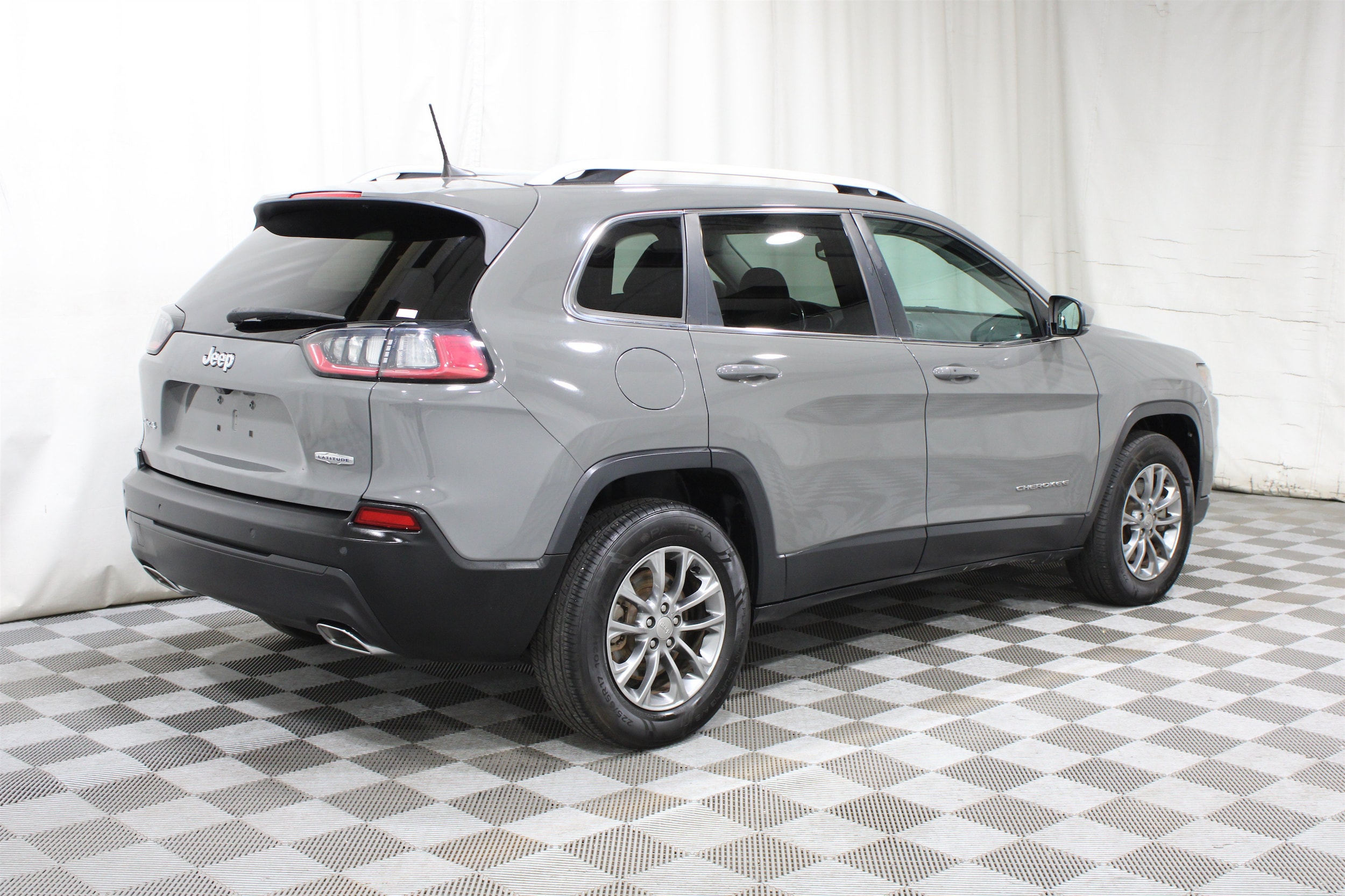 2019 Jeep Cherokee Latitude Plus - Photo 28