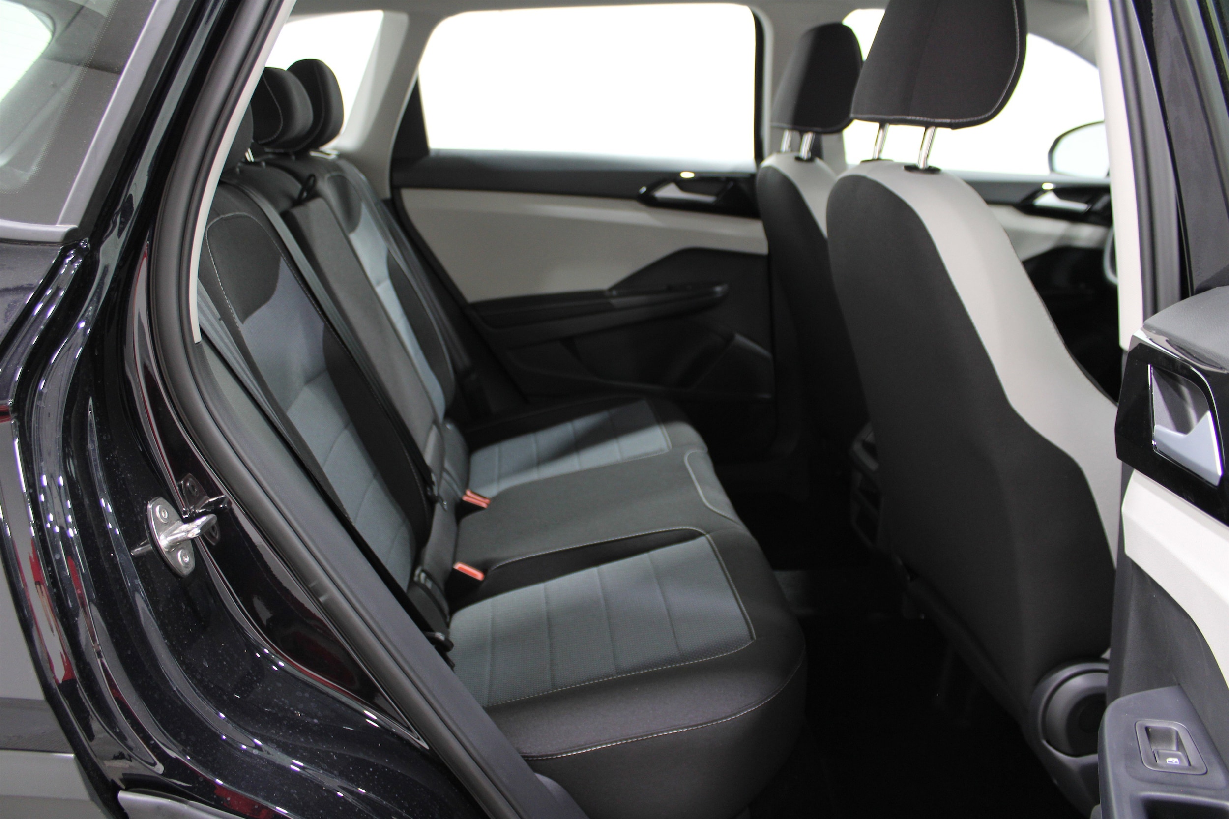 2025 Volkswagen Taos S - Photo 21