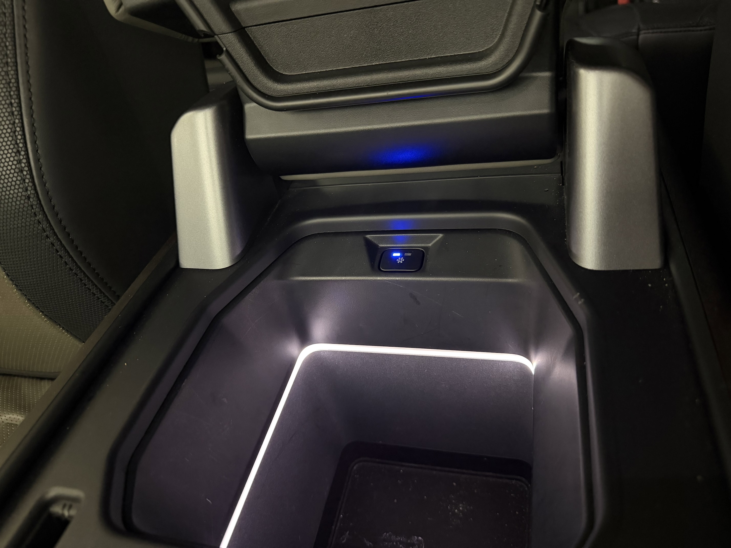2022 Land Rover Defender X-Dynamic HSE - Photo 22