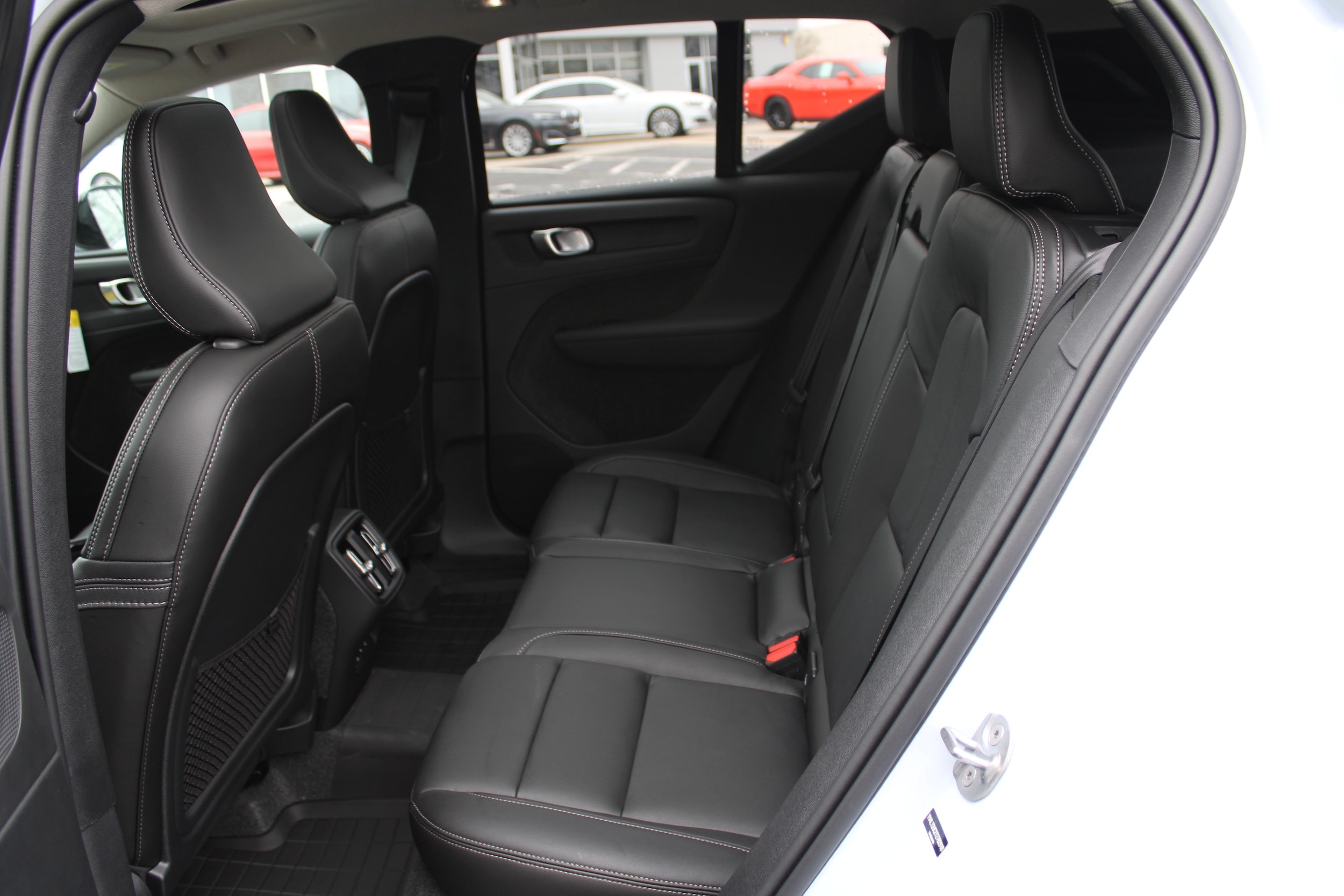 2026 Volvo XC40 Plus - Photo 40