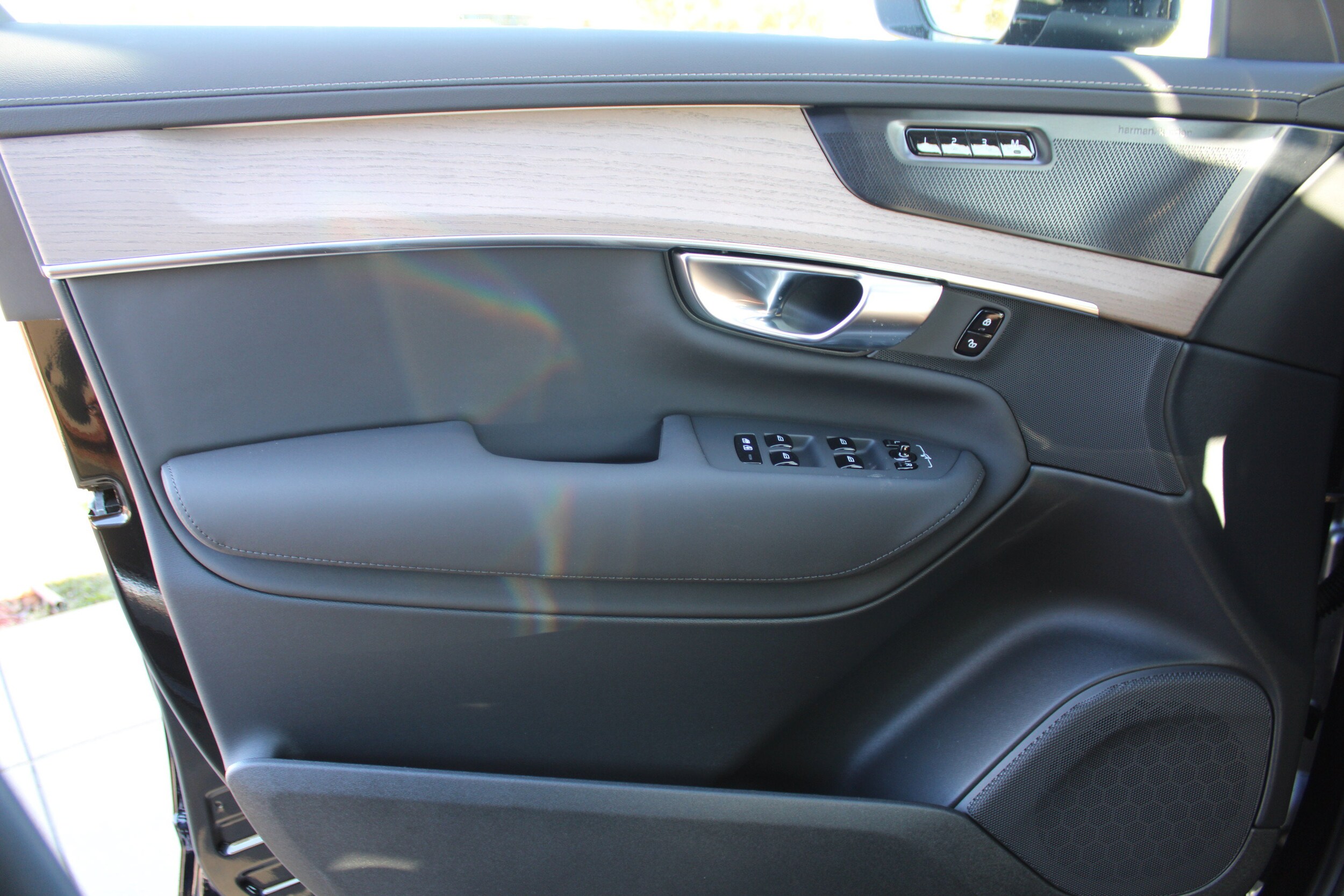2026 Volvo XC90 Plus - Photo 10