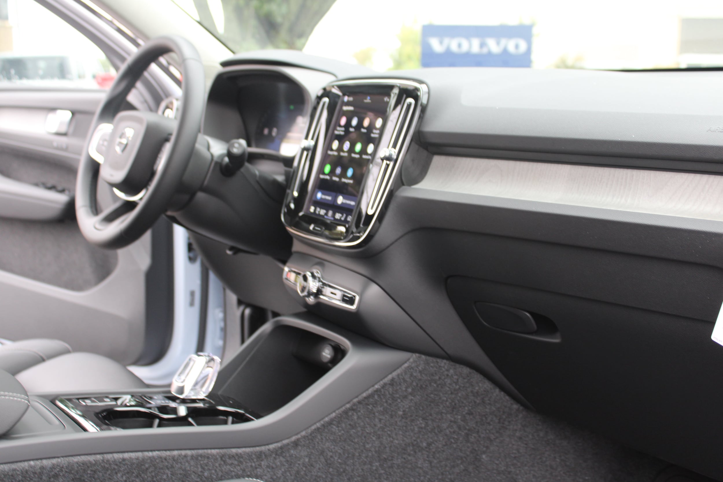 2026 Volvo XC40 Plus - Photo 48