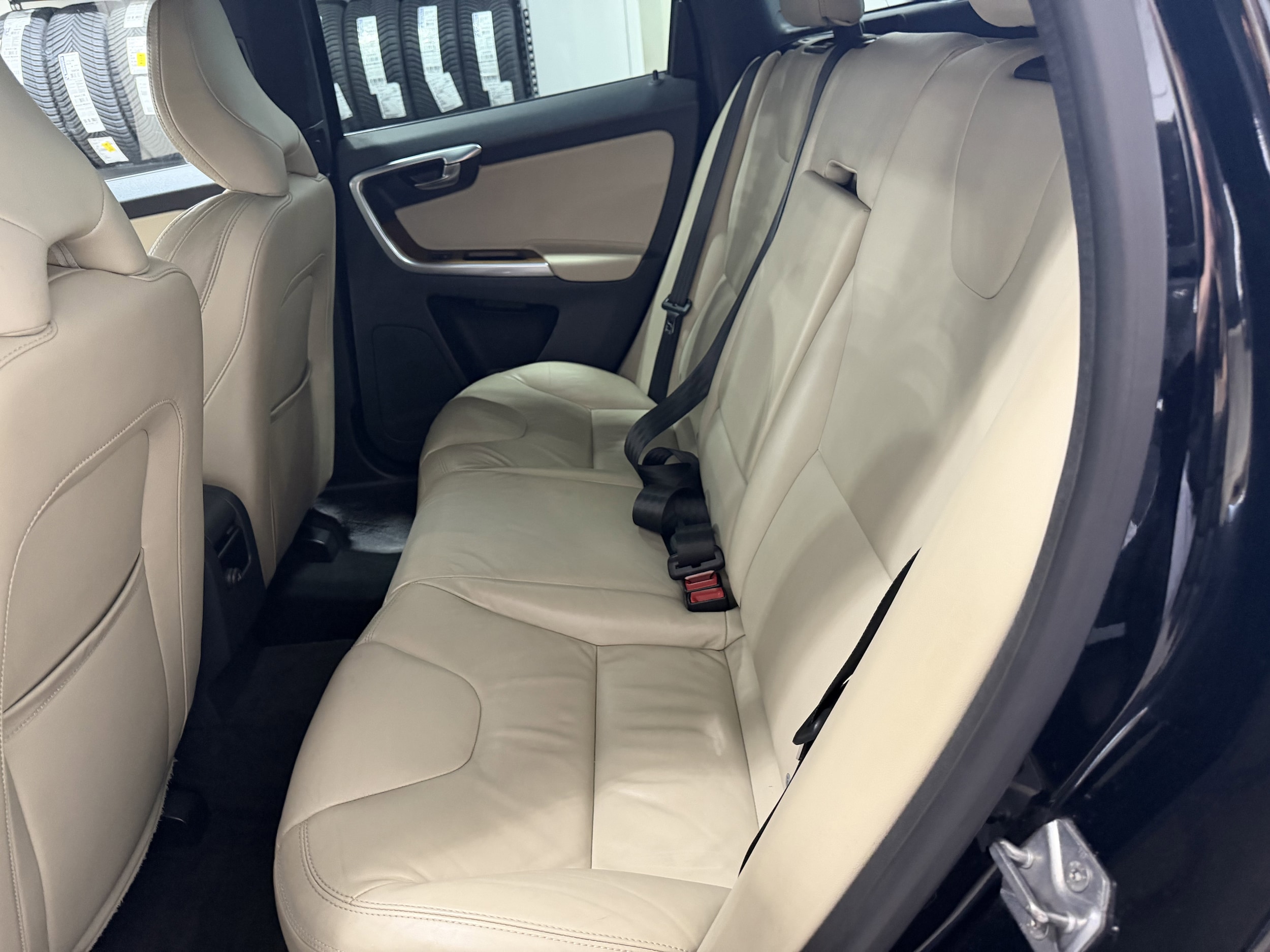 2015 Volvo XC60 T6 Platinum - Photo 24
