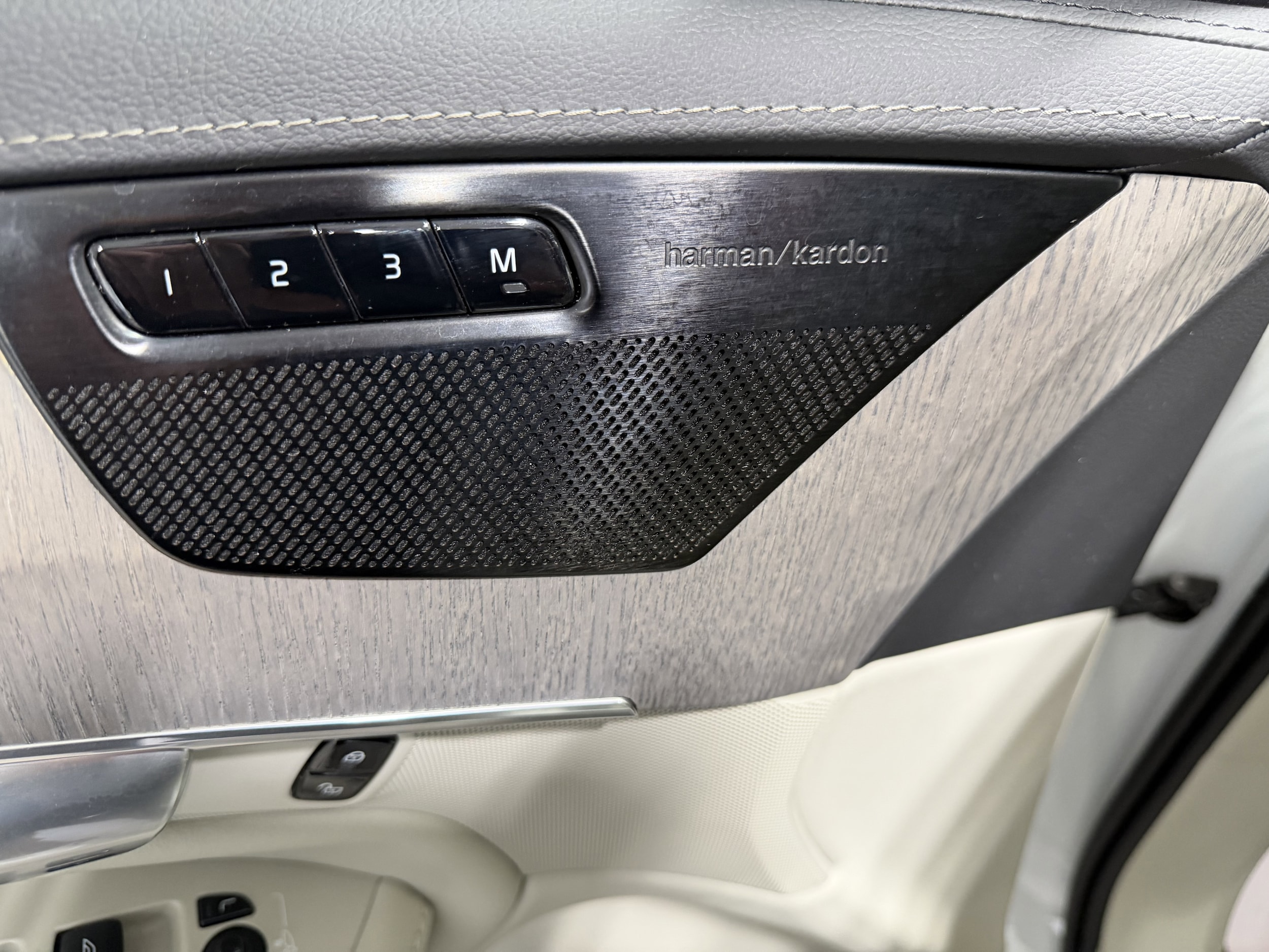 2023 Volvo XC90 Ultimate - Photo 12