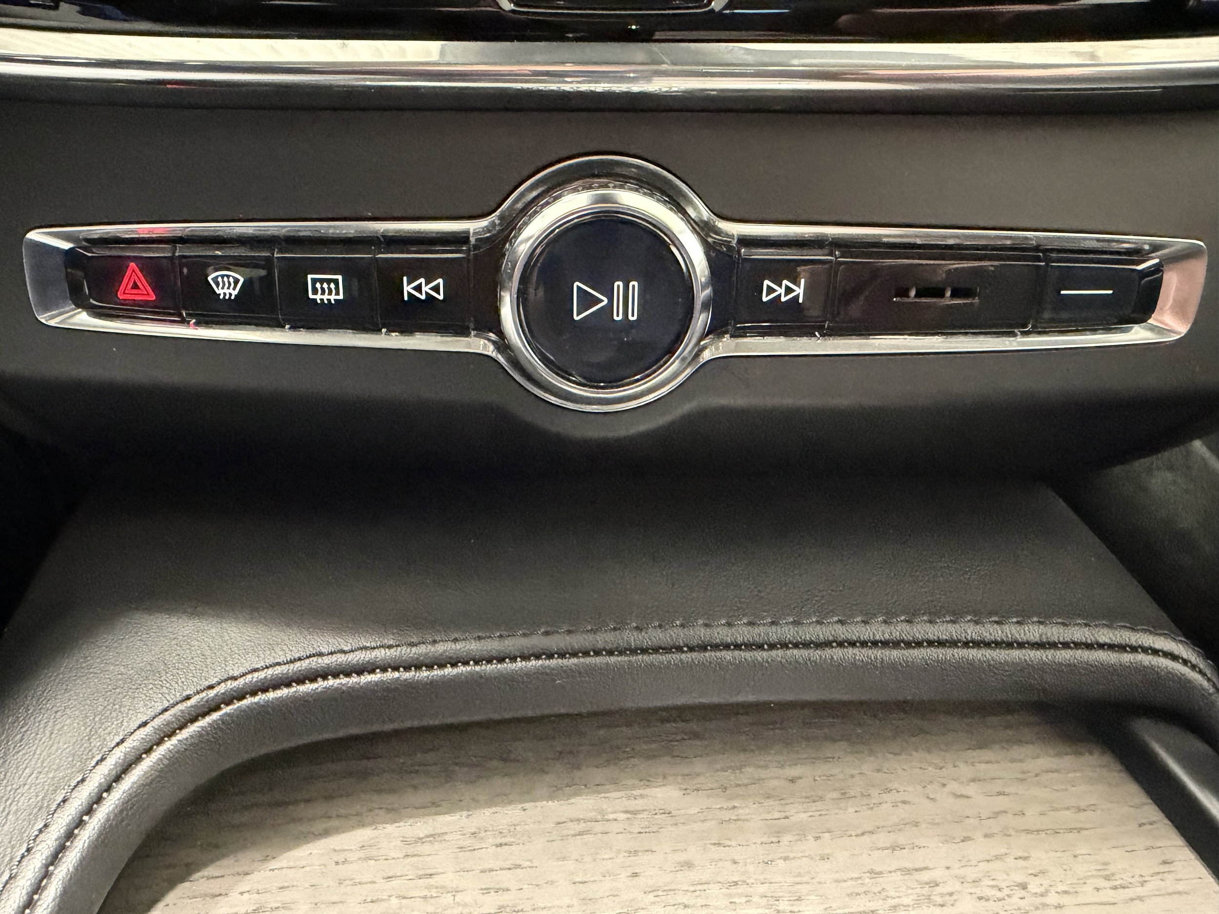 2023 Volvo S90 Plus - Photo 18