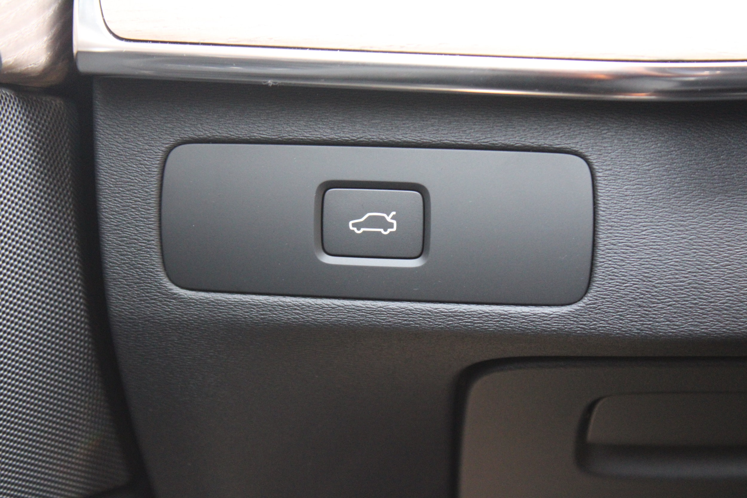 2026 Volvo XC90 Plus - Photo 14
