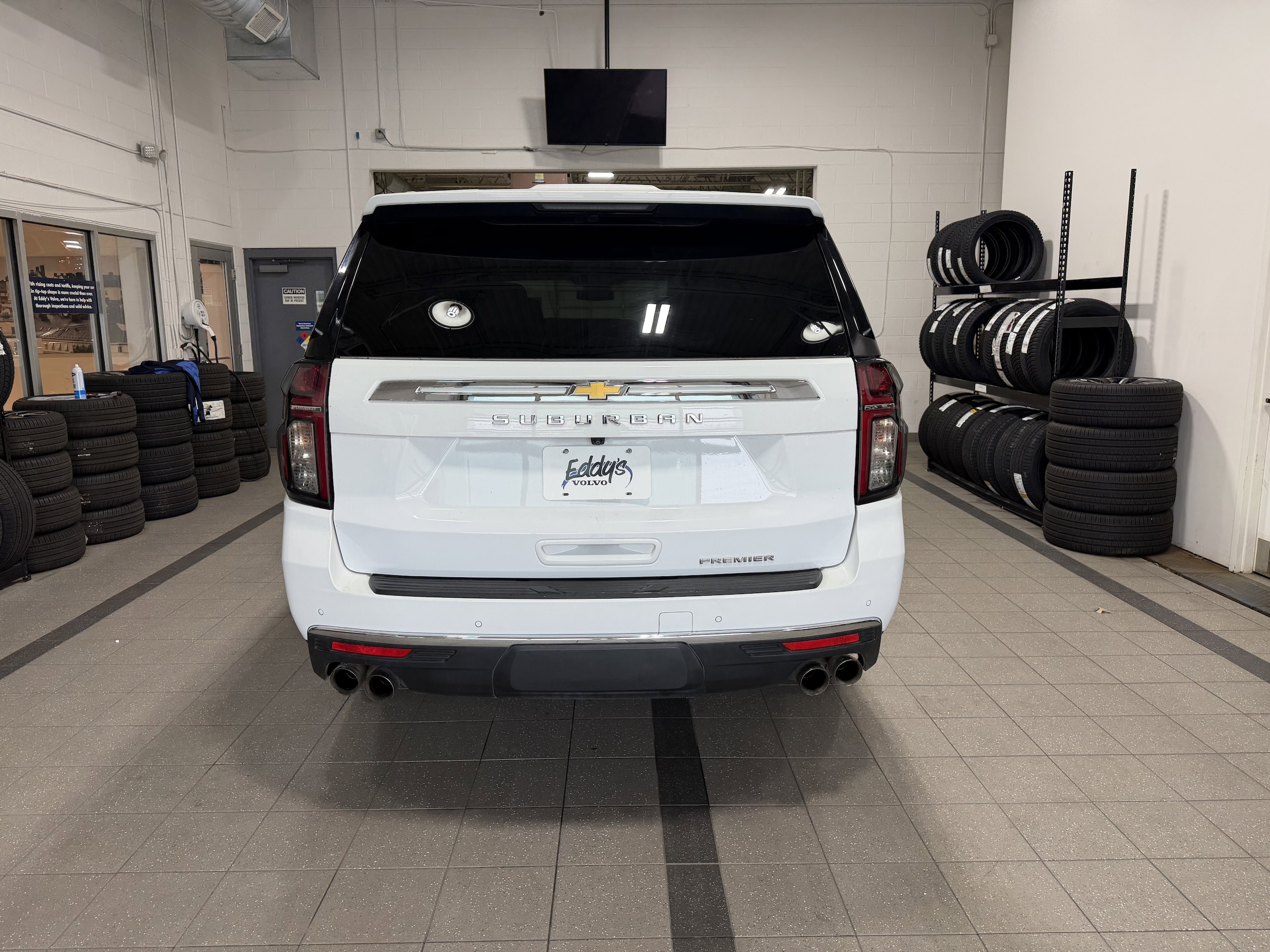 2023 Chevrolet Suburban Premier - Photo 8