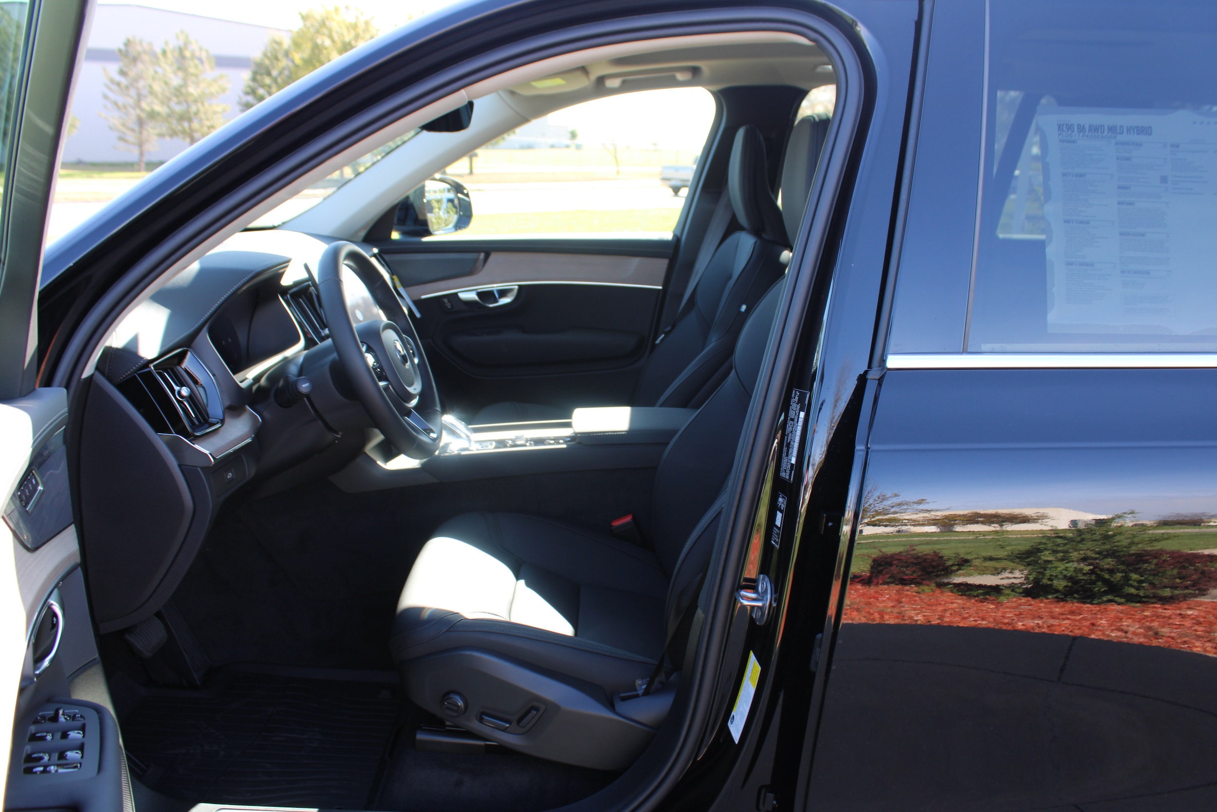 2026 Volvo XC90 Plus - Photo 26