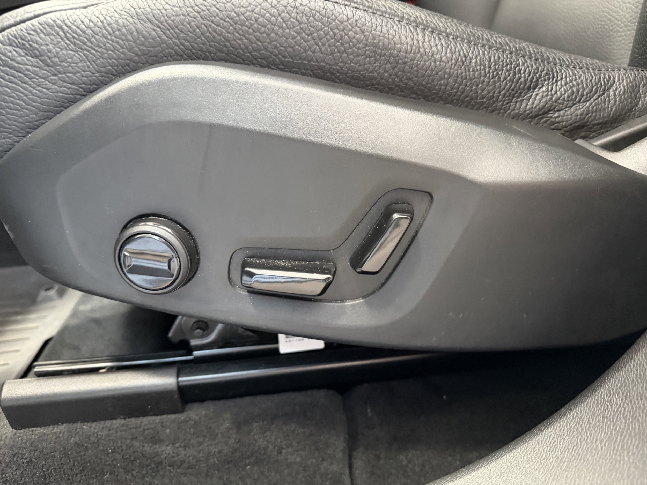 2023 Volvo XC60 Plus - Photo 15