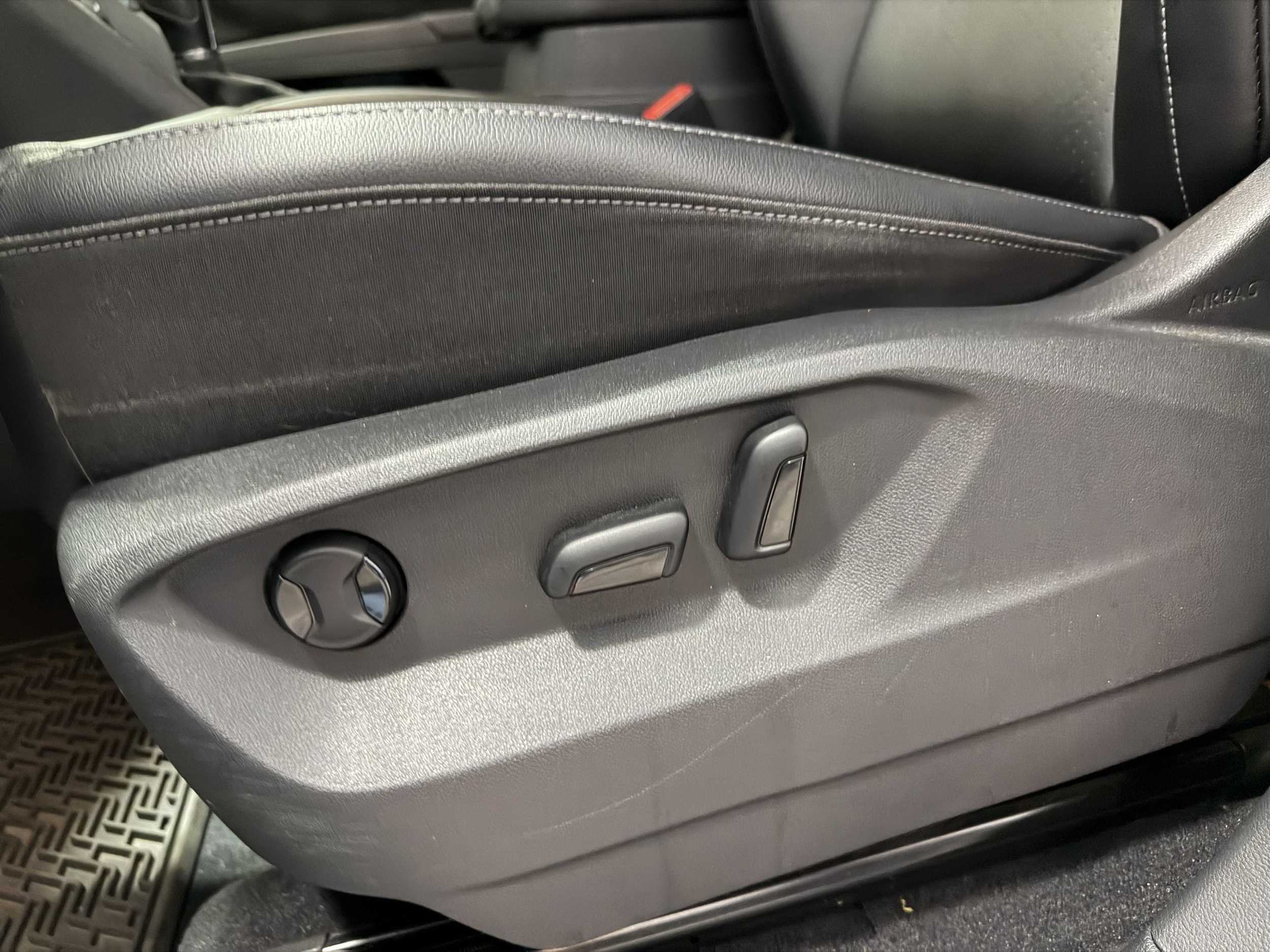 2018 Volkswagen Atlas SE w/Tech - Photo 12