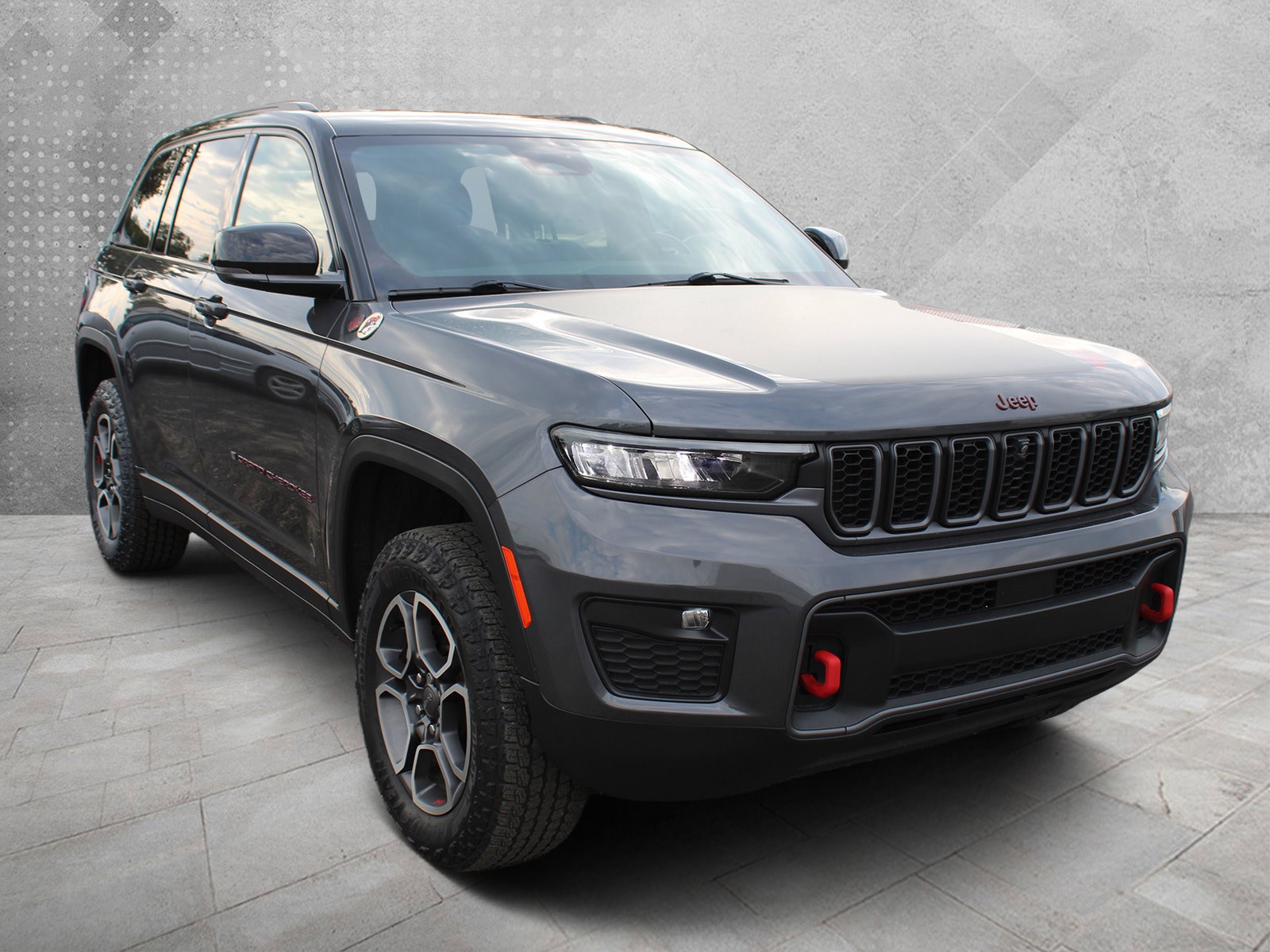 2022 Jeep Grand Cherokee Trailhawk's photo