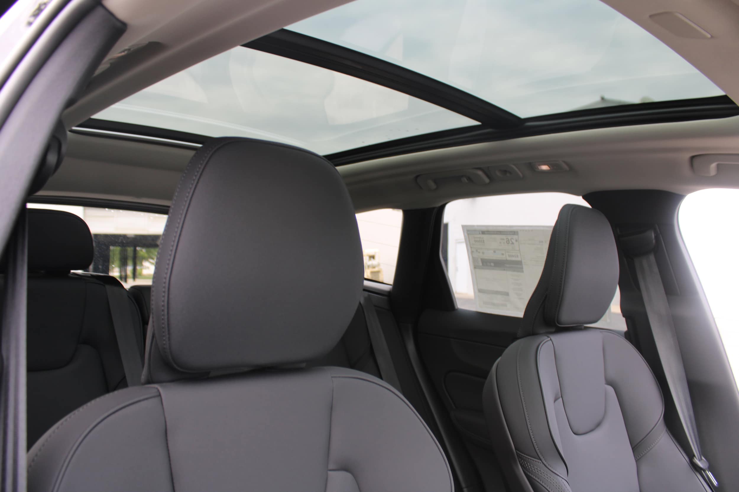 2026 Volvo XC60 Plus - Photo 43
