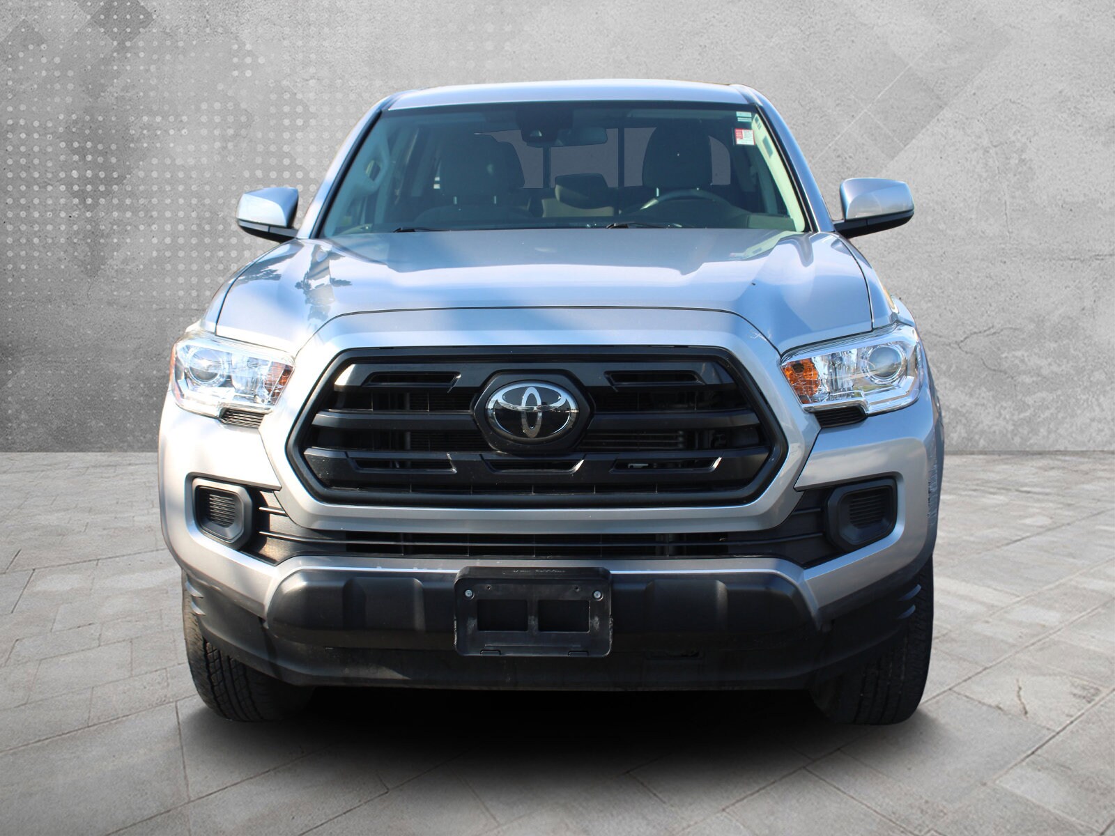 2019 Toyota Tacoma SR5 V6 photo 2