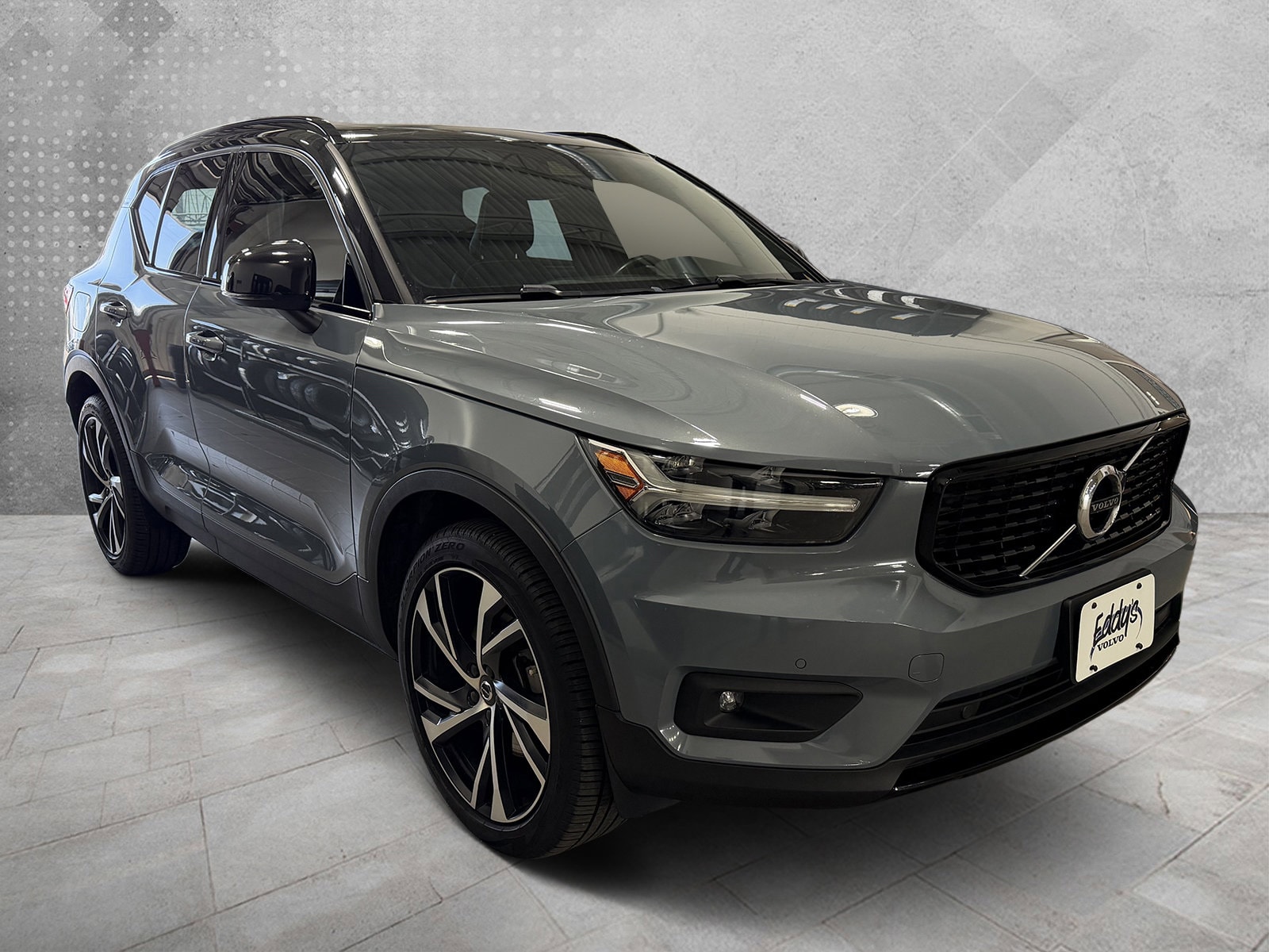 2020 Volvo XC40 R-Design