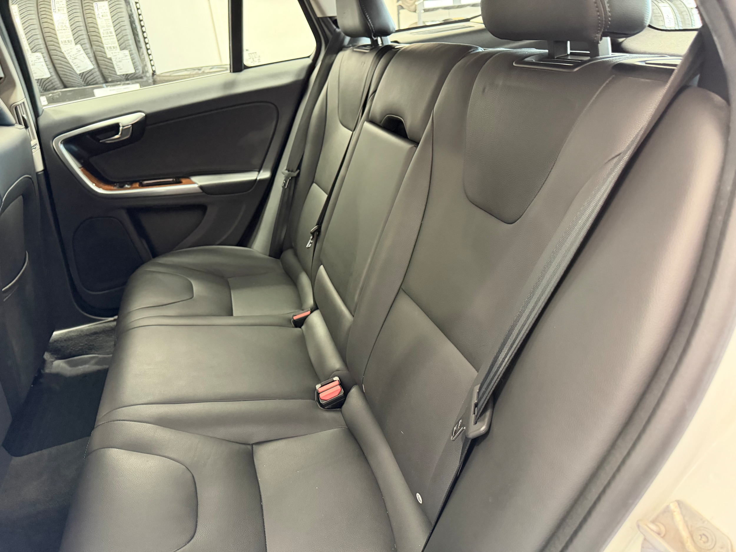 2017 Volvo V60 Premier - Photo 25