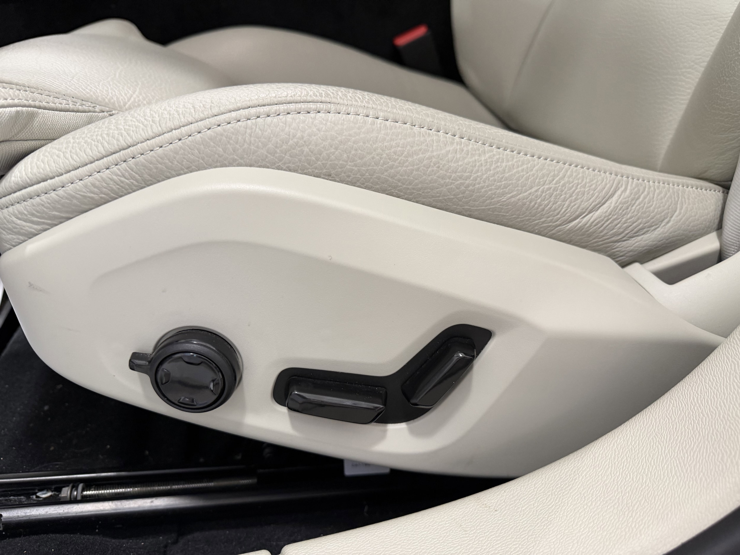 2023 Volvo S60 Ultimate - Photo 13