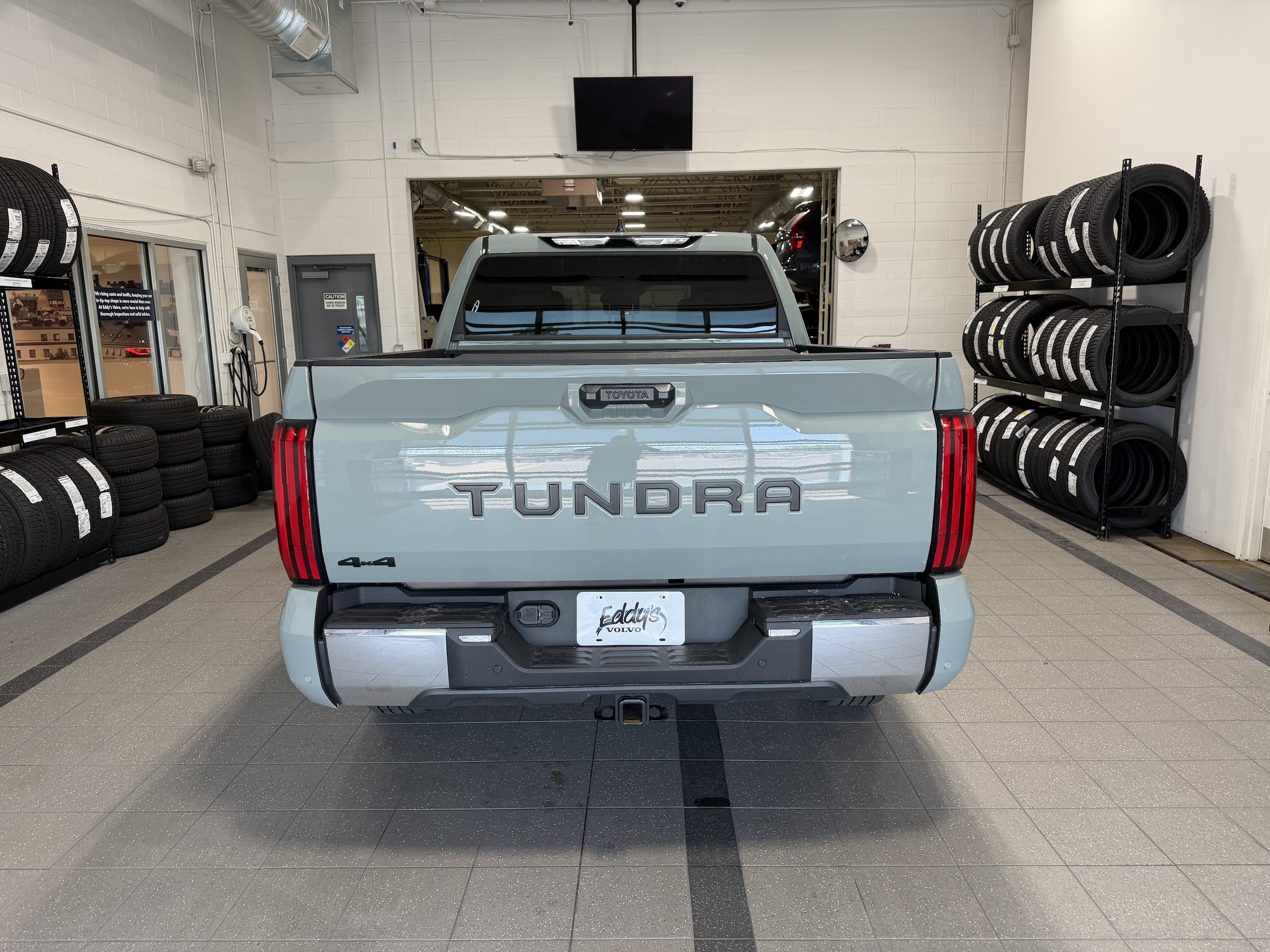 2026 Toyota Tundra SR5 - Photo 8