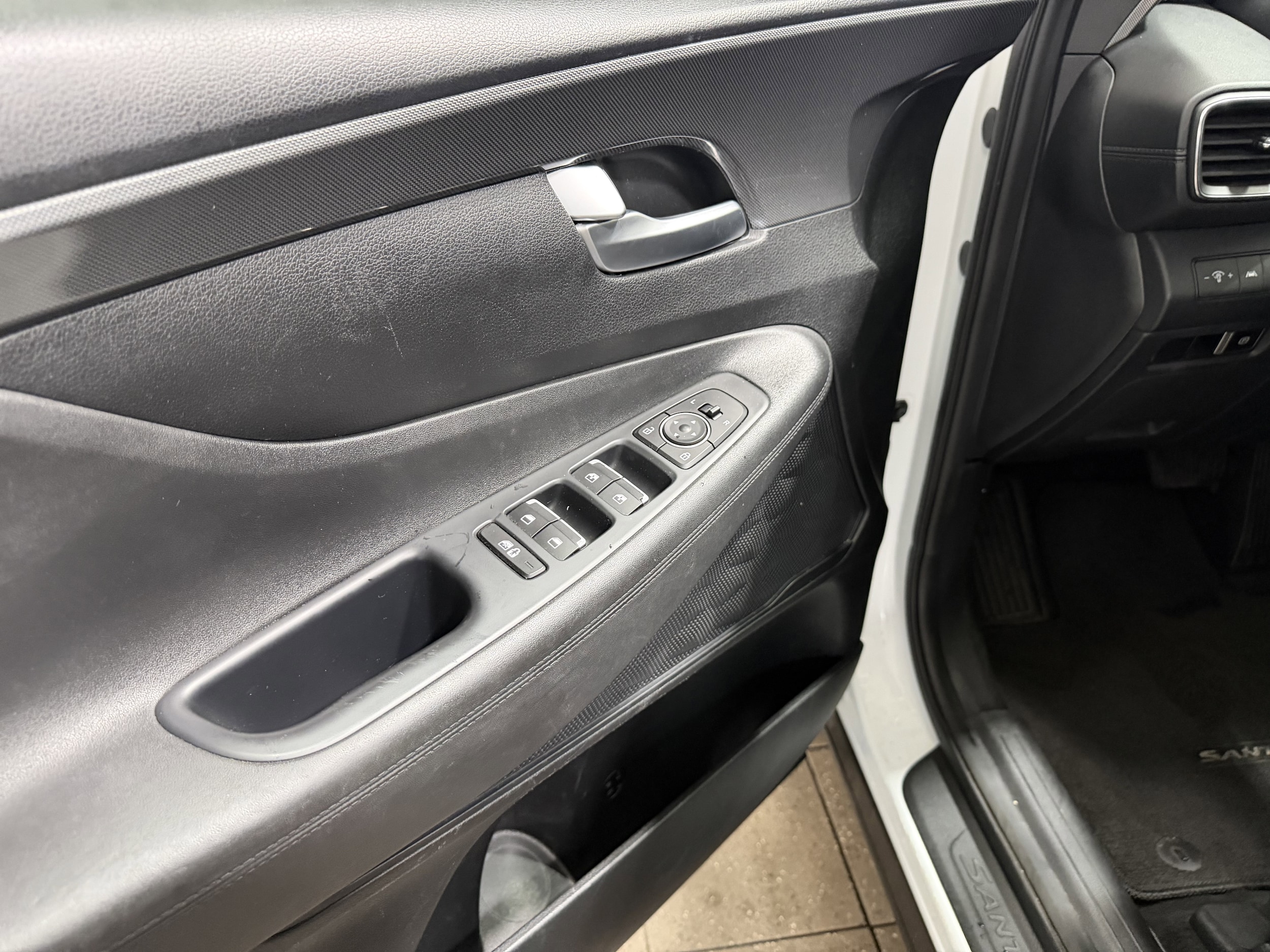 2021 Hyundai Santa Fe SEL - Photo 9
