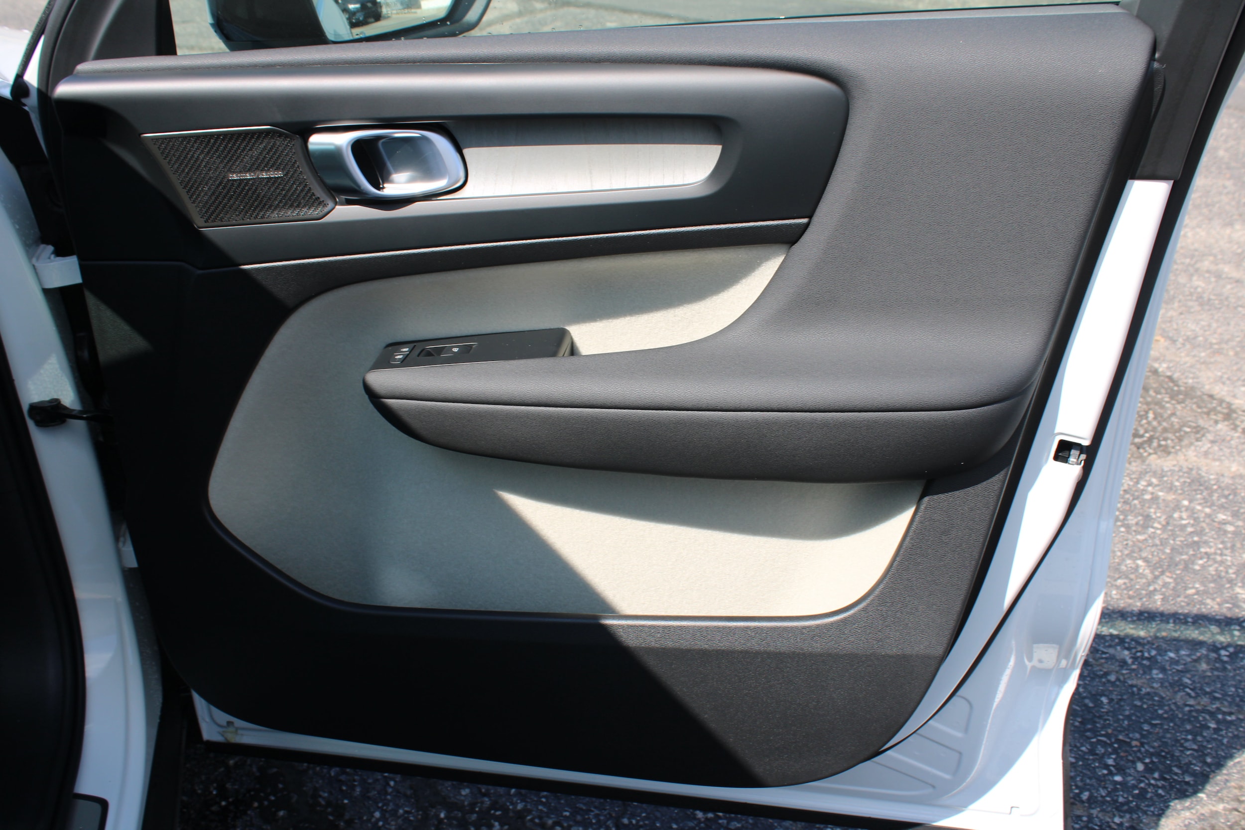 2026 Volvo XC40 Ultra - Photo 44