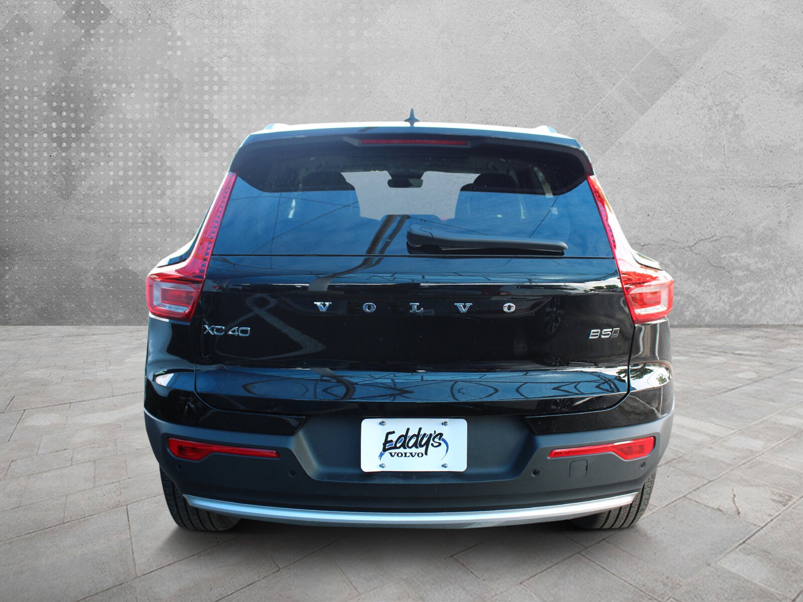 2025 Volvo XC40 photo 4