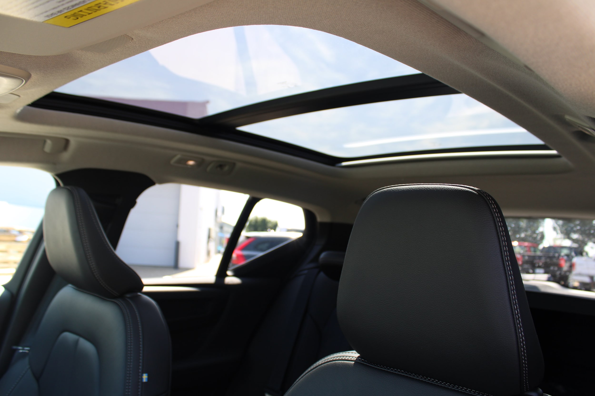 2026 Volvo XC40 Plus - Photo 28