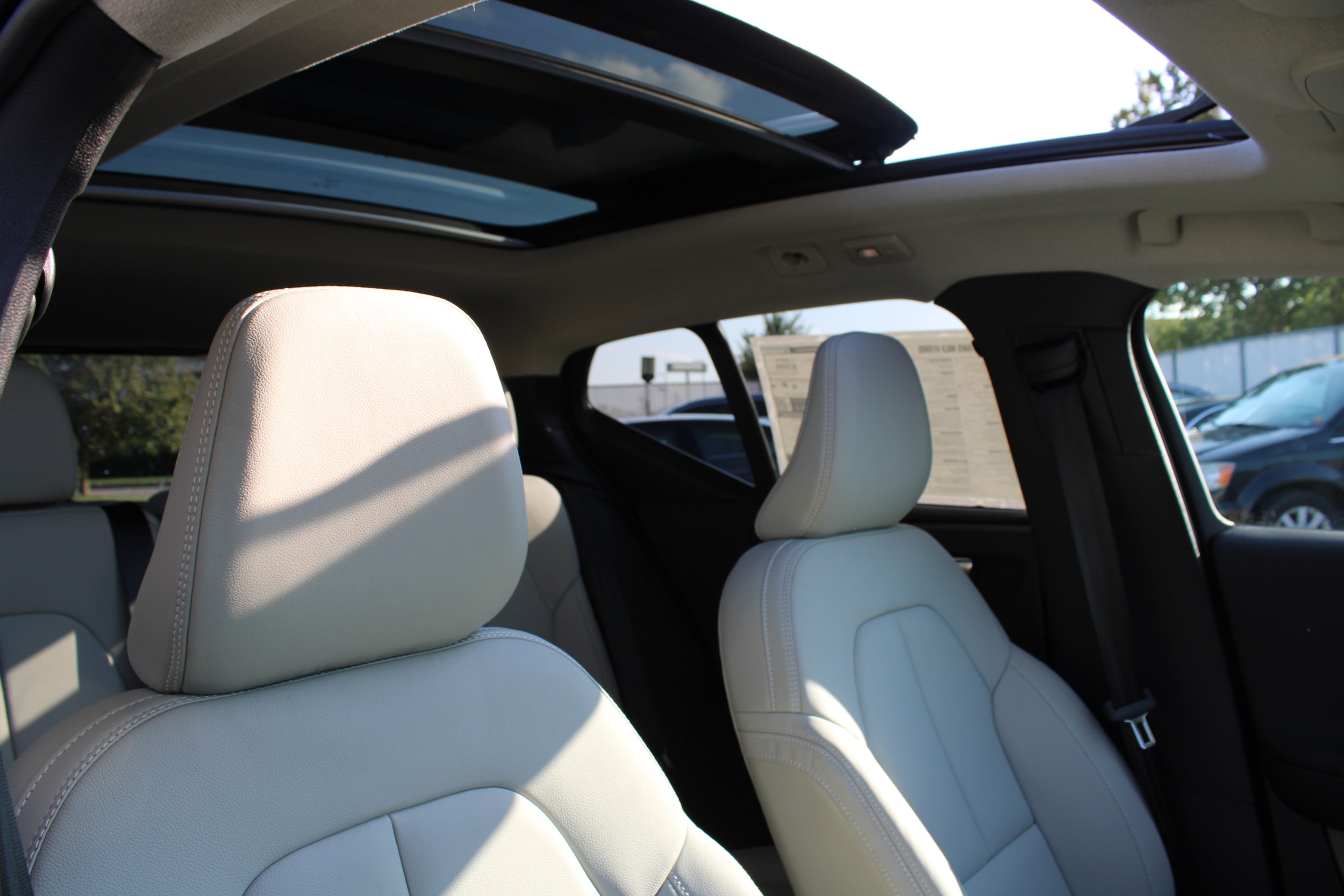 2026 Volvo XC40 Ultra - Photo 43