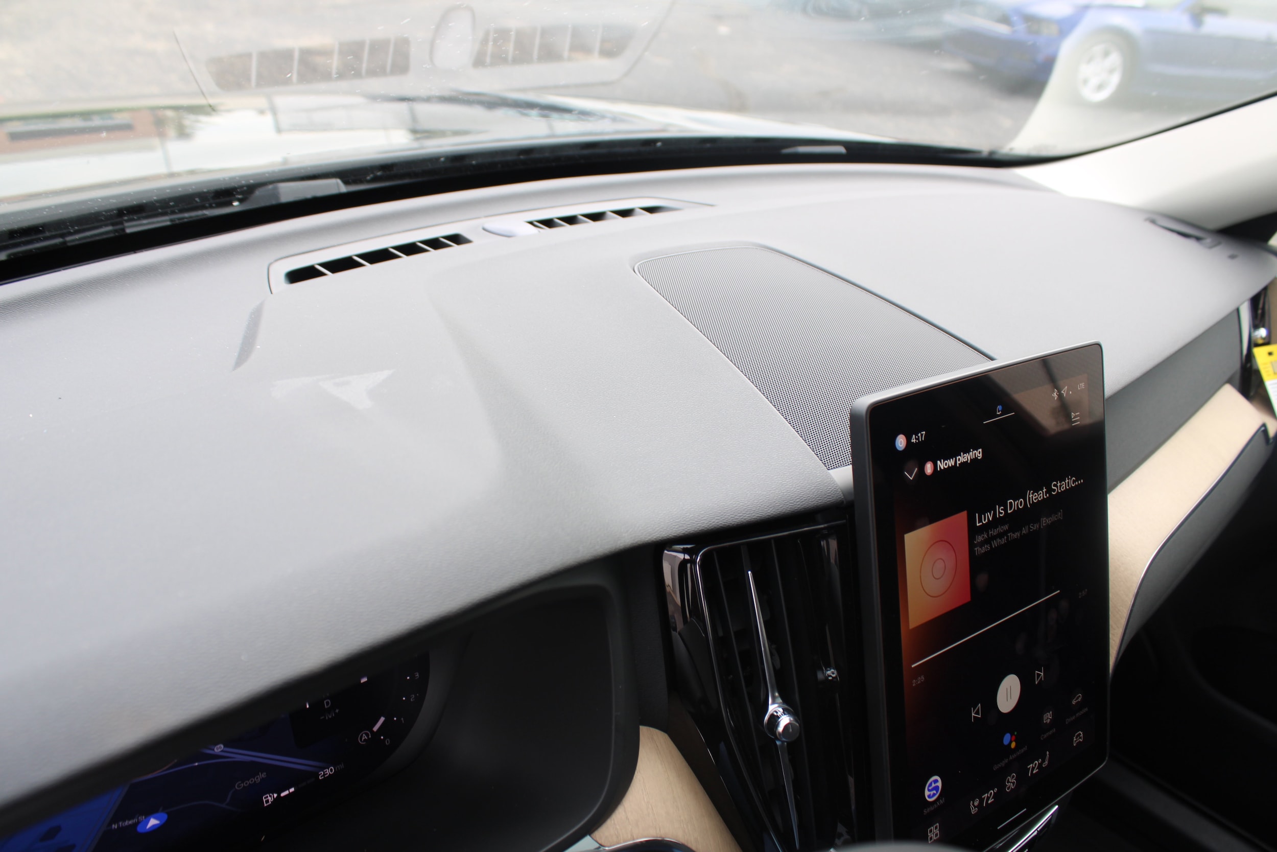 2026 Volvo XC60 Plus - Photo 29