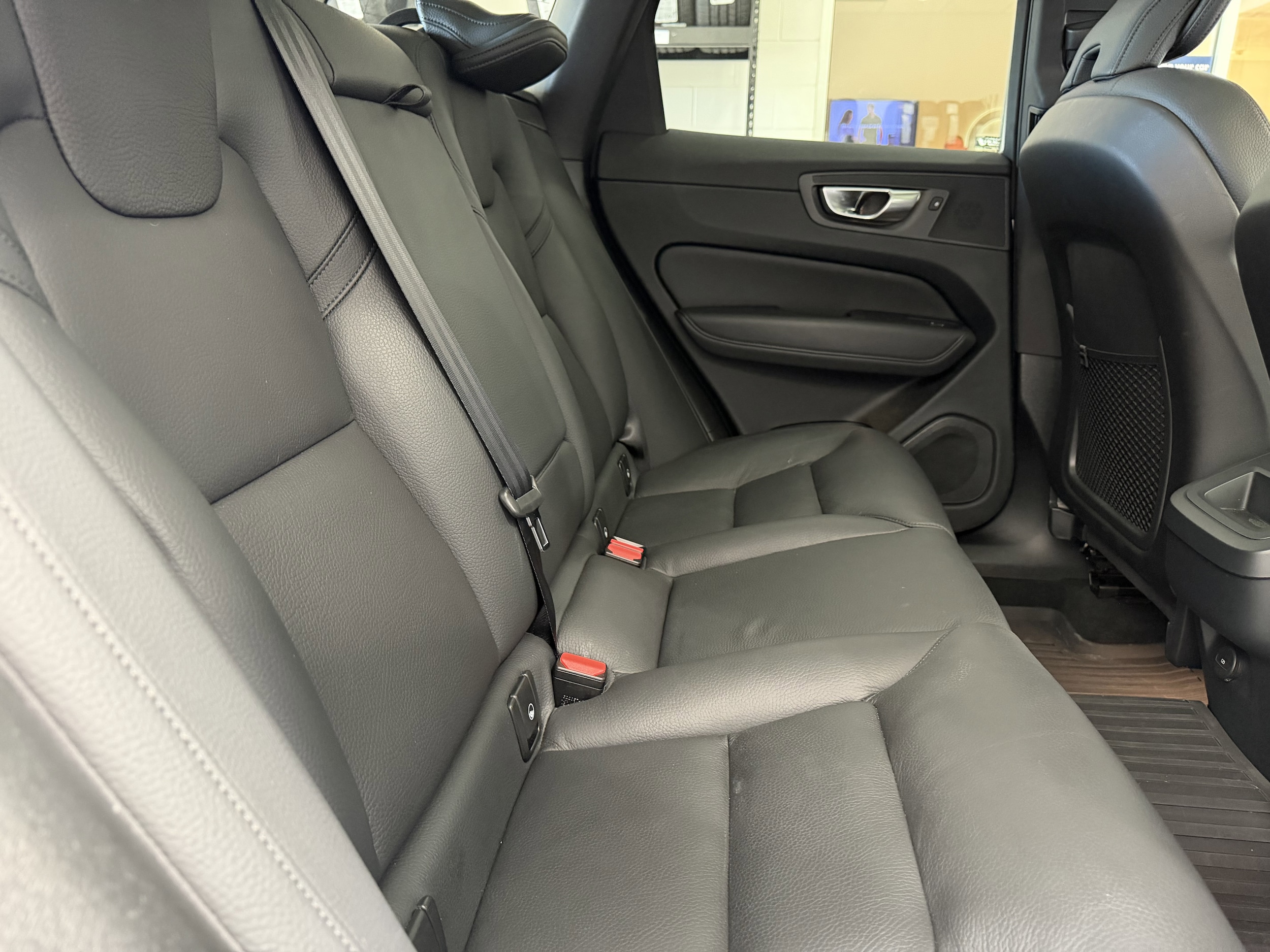 2023 Volvo XC60 Plus - Photo 32