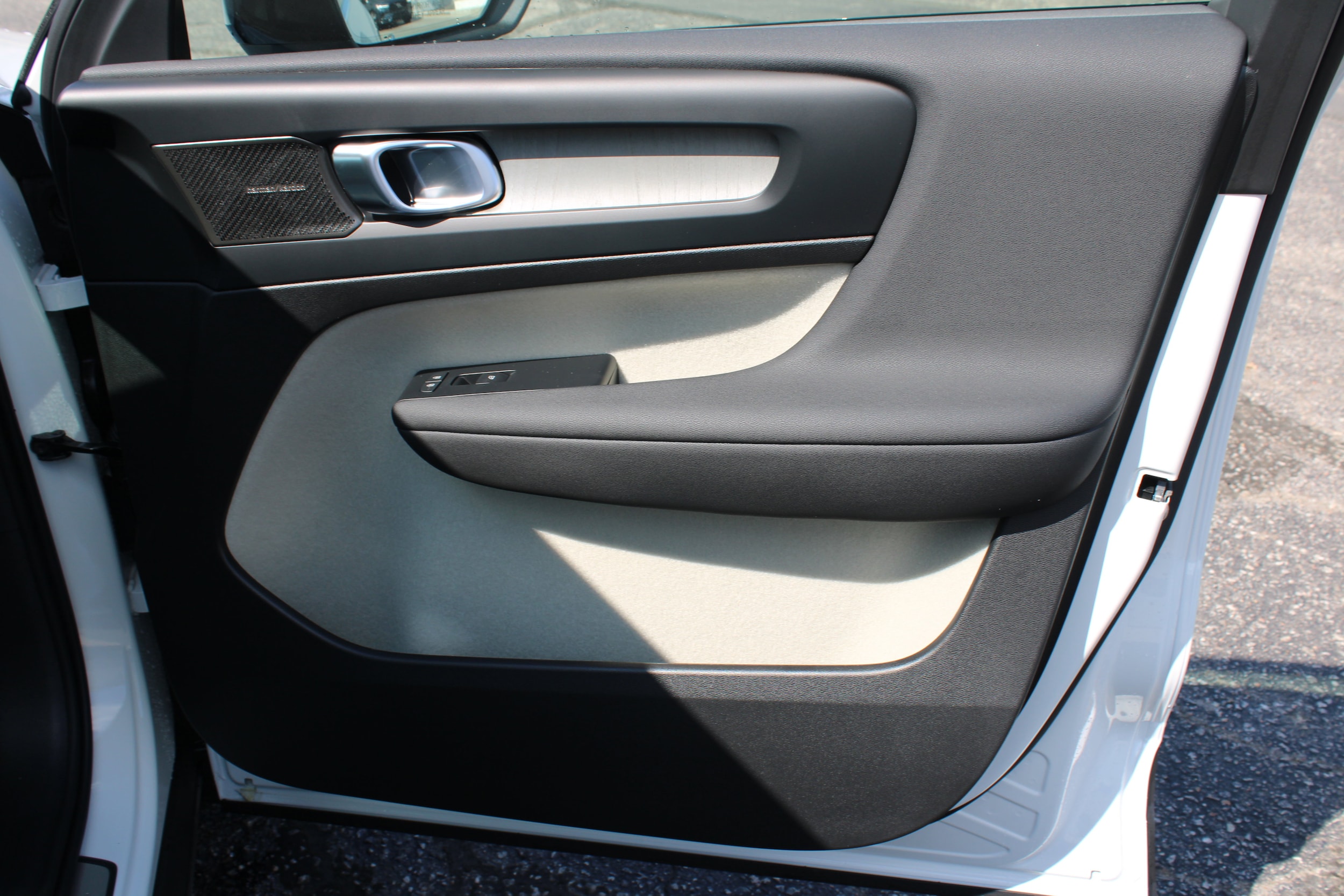 2026 Volvo XC40 Ultra - Photo 44