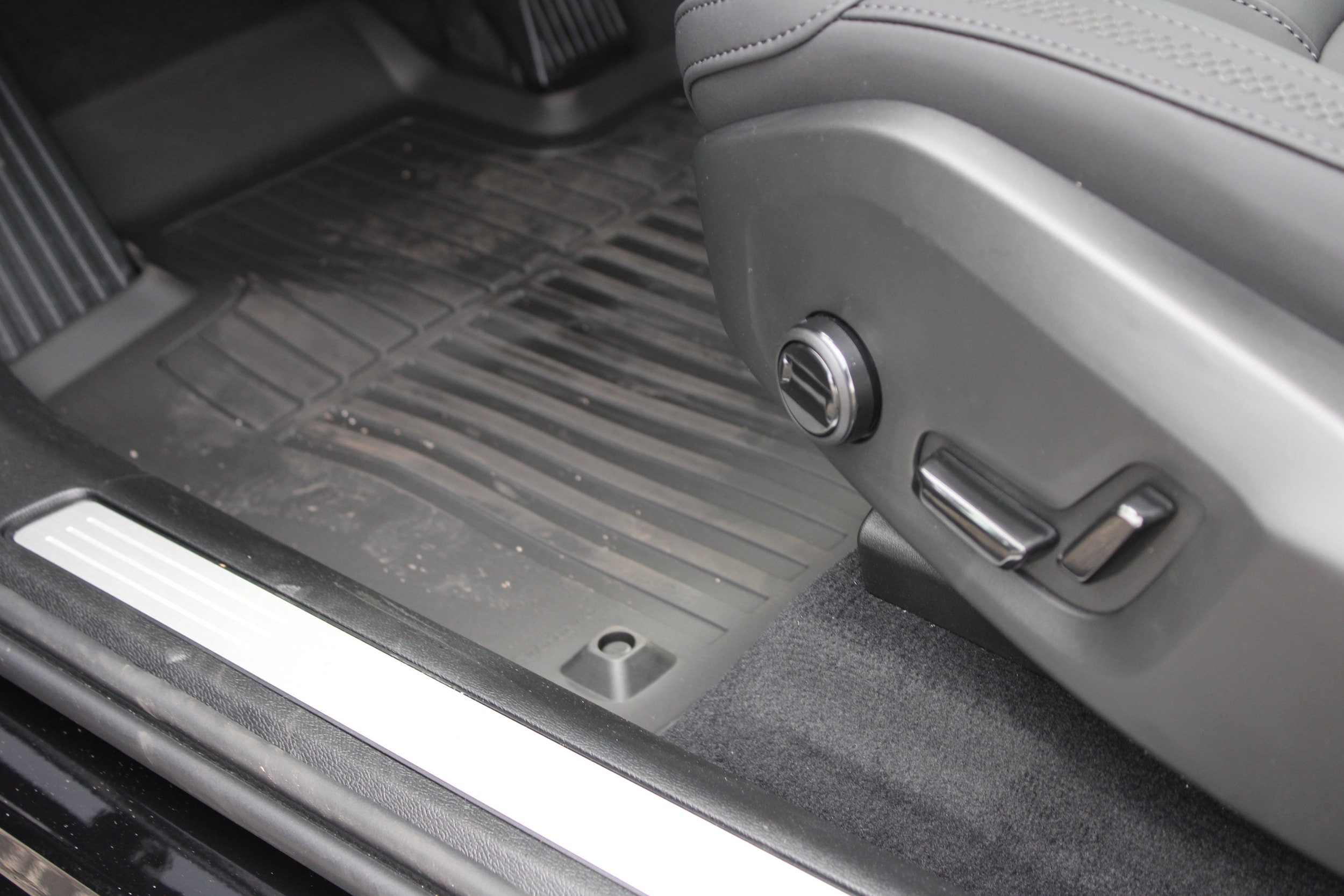 2026 Volvo XC60 Plus - Photo 22